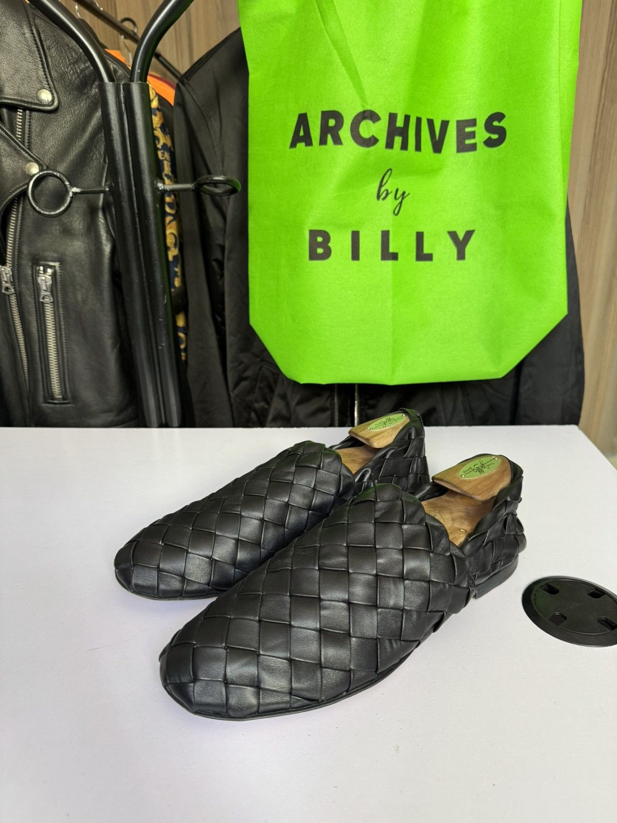 Bottega Veneta 🔥 Bottega Veneta 01slwg110624 intrecciato Slippers Size US 7 / EU 40 - 1 Thumbnail