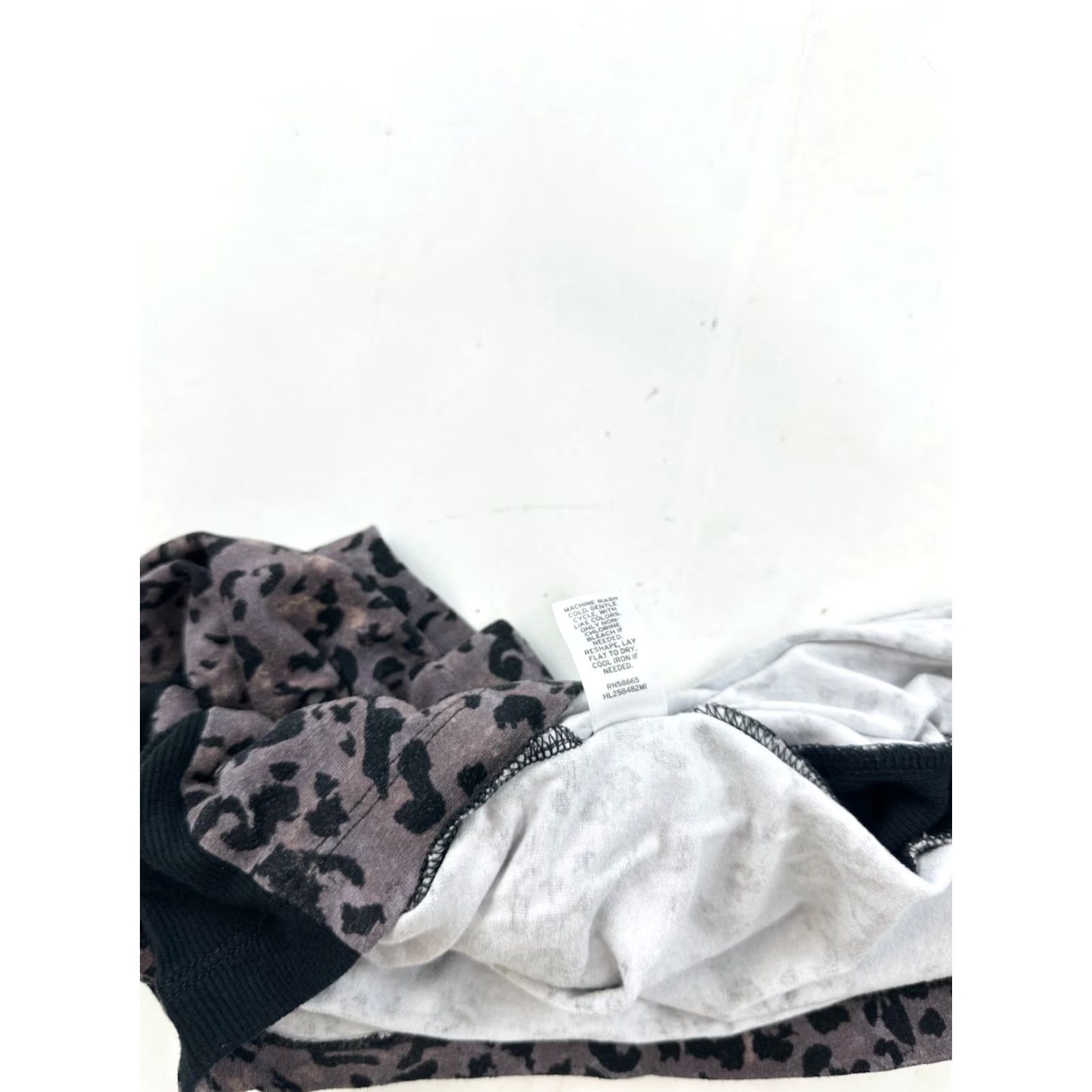 Vintage Trouve Skirt Womens XS Purple & Black Leopard Print Elastic Waist Short Straight Pencil Size 26" / US 2 / IT 38 - 5 Thumbnail