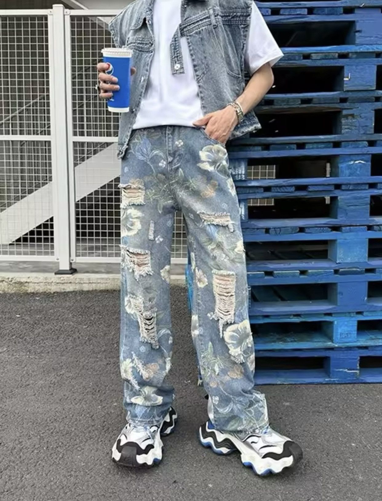 Japanese Brand × Vintage Ropa Y2K Streetwear Flowers Print Ripped Baggy Jeans Pants Size US 35 - 5 Thumbnail