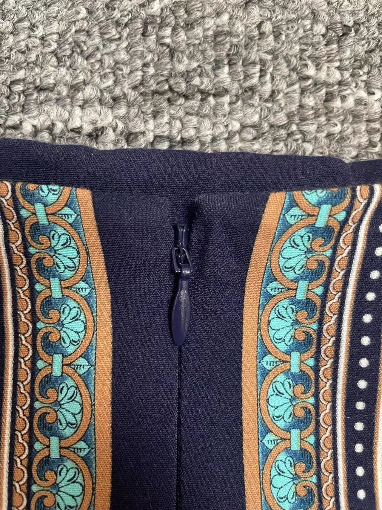 Versace Versace Skirt K12 Size 28" / US 6 / IT 42 - 3 Thumbnail