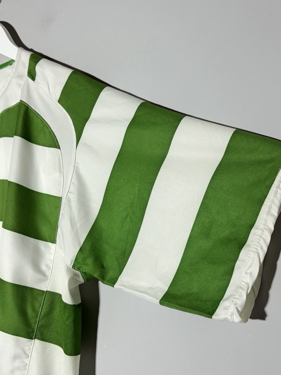 Nike 2009 Vintage Nike Celtic Soccer Jersey Carling Scottish Size US XL / EU 56 / 4 - 11 Thumbnail