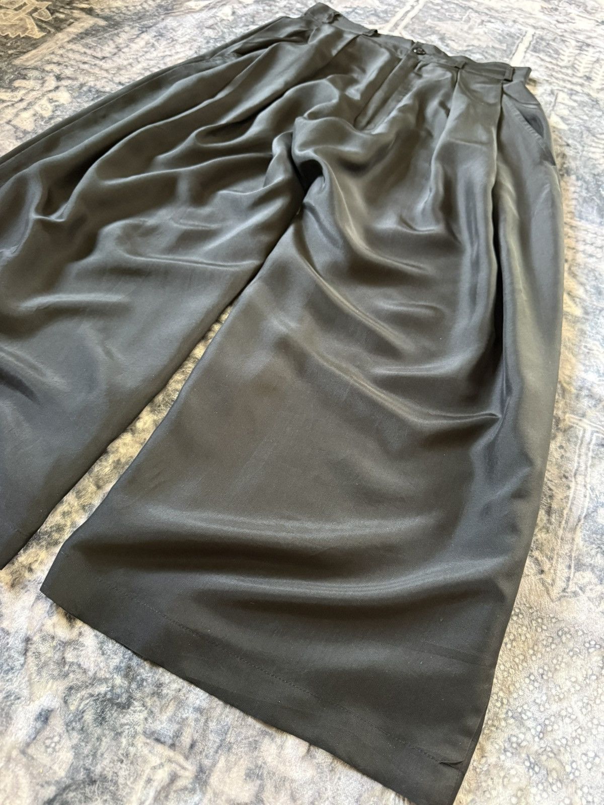 Yohji Yamamoto S/S 04 YOHJI YAMAMOTO Pleated Wide Leg Black Silk Pants Size US 30 / EU 46 - 8 Thumbnail