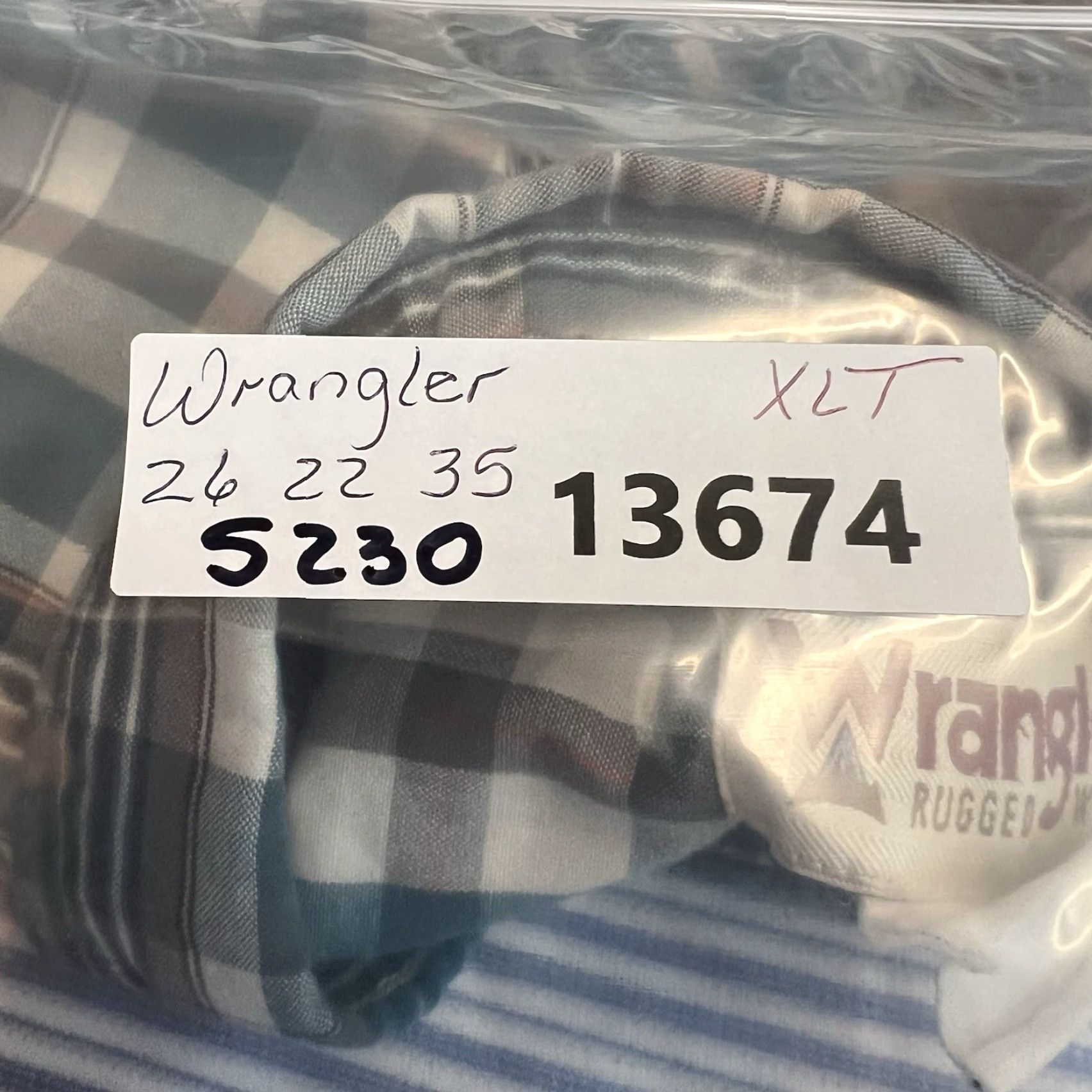 Wrangler VINTAGE? No — Wrangler Rugged Wear Plaid Button-Up Shirt Mens XLT Blue, Cotton Blend, Western Style, Long Sleeve, Pockets, Regular Fit Size US XL / EU 56 / 4 - 8 Thumbnail