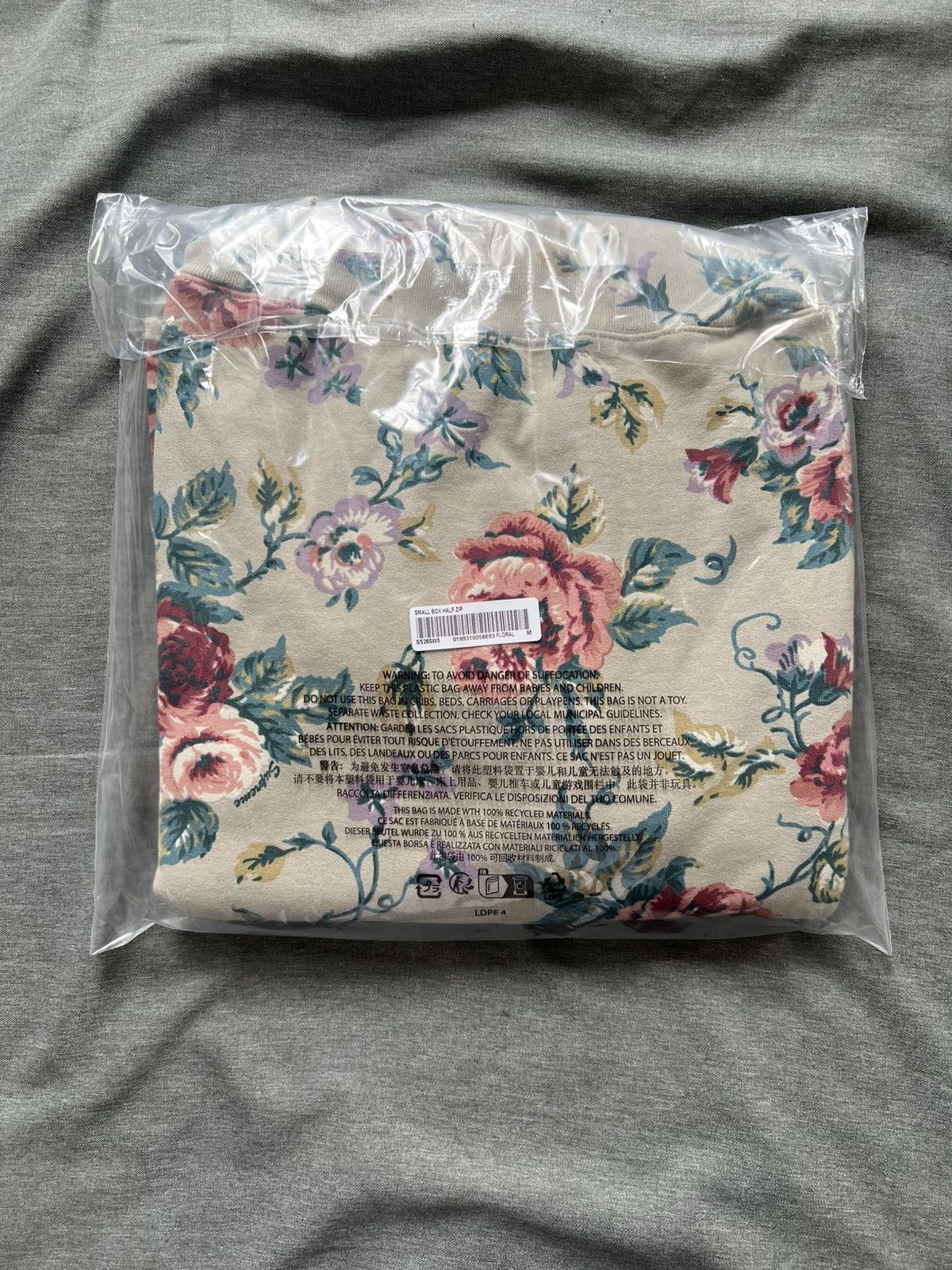 Supreme Supreme Small Box Half Zip Pullover Floral Size Medium Size US M / EU 48-50 / 2 - 2 Thumbnail