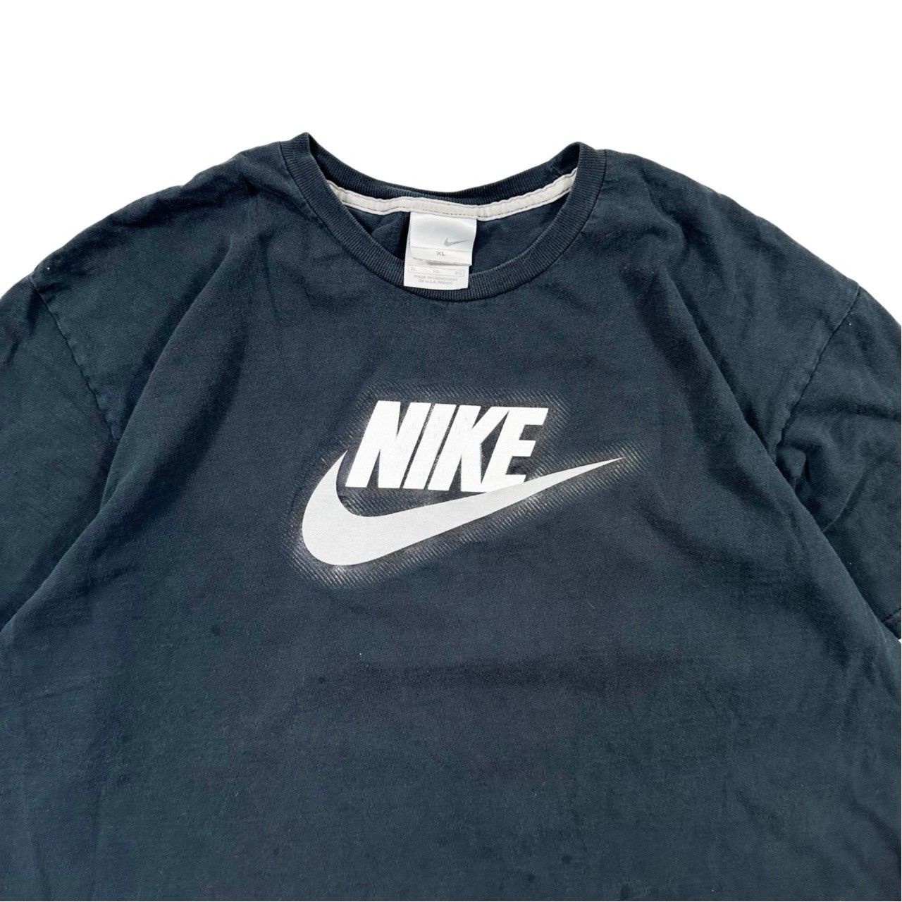 Vintage Vintage 00s Grey Tag Nike Centre Swoosh Graphic T Shirt Size US XL / EU 56 / 4 - 2 Thumbnail