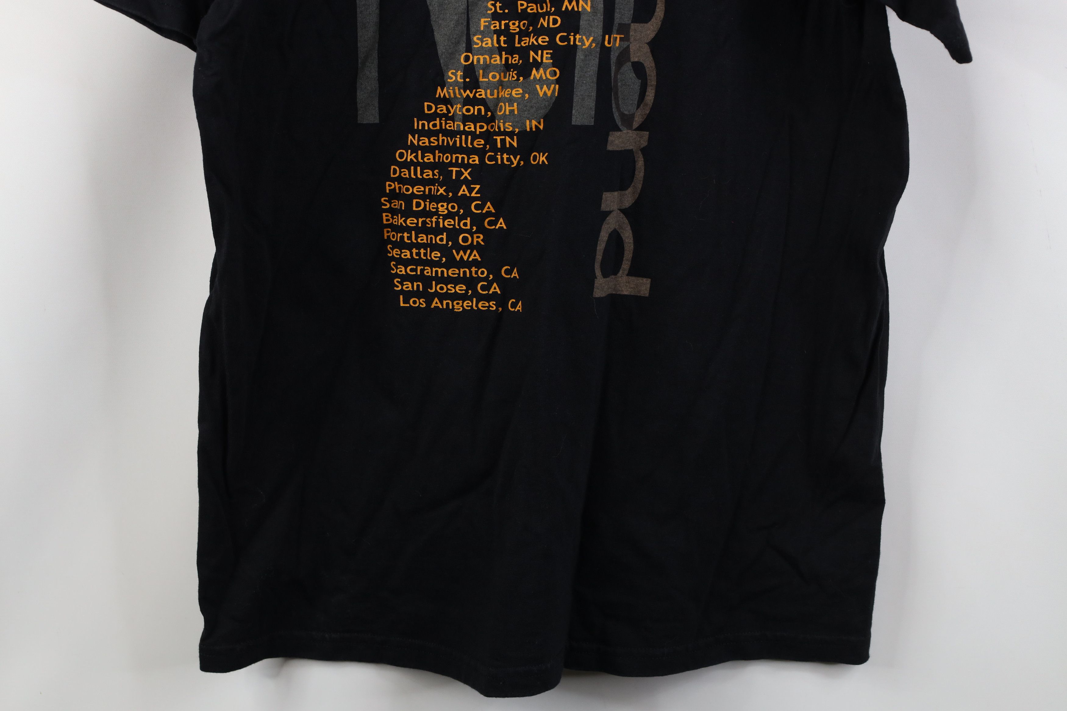 Vintage Vintage Y2K Live In Concert Tour Neil Diamond Band T-Shirt Size US L / EU 52-54 / 3 - 16 Thumbnail