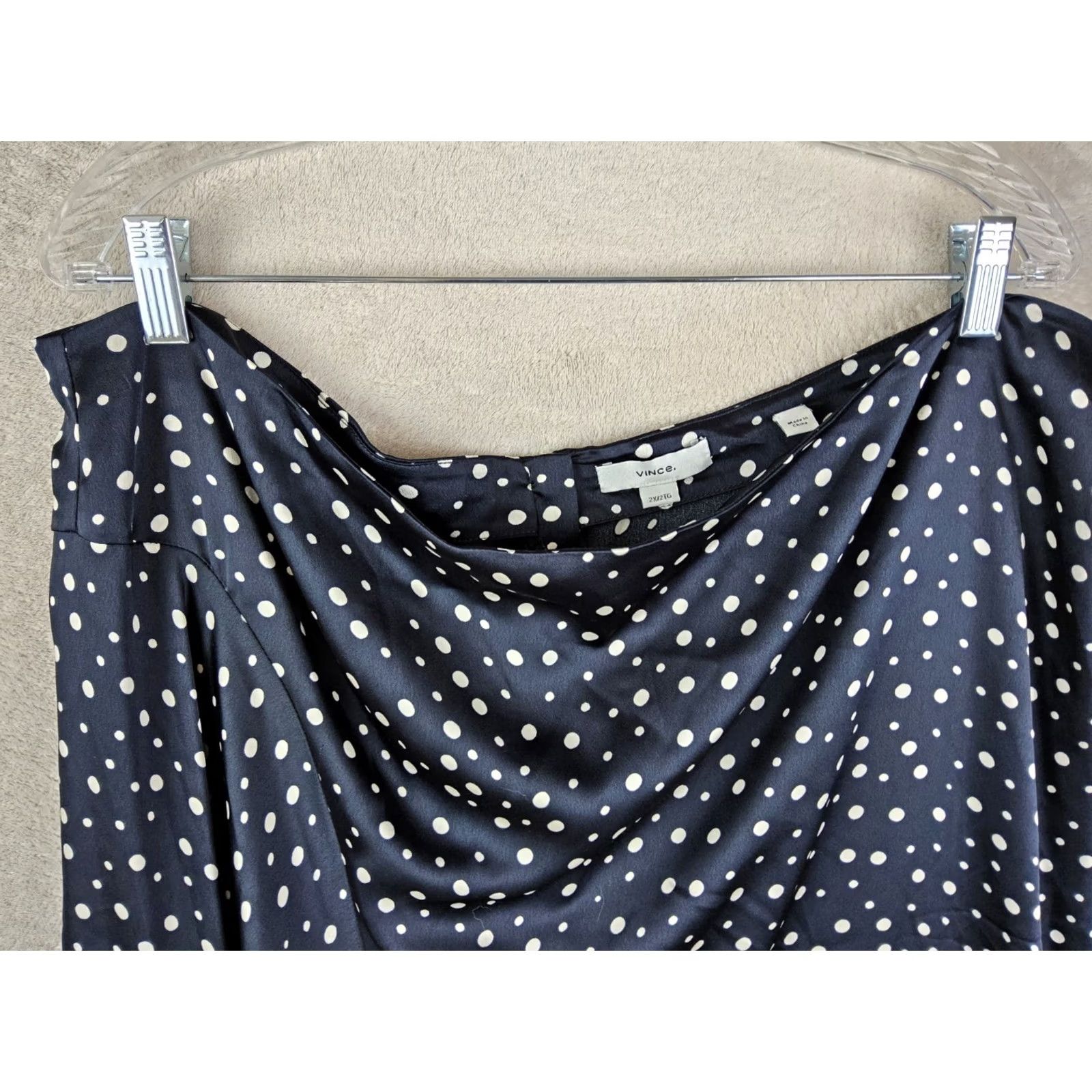Vince Vince Skirt Womens 2XL Women Polka Dot Asymmetrical Navy Size Size 40" / US 18 - 2 Thumbnail