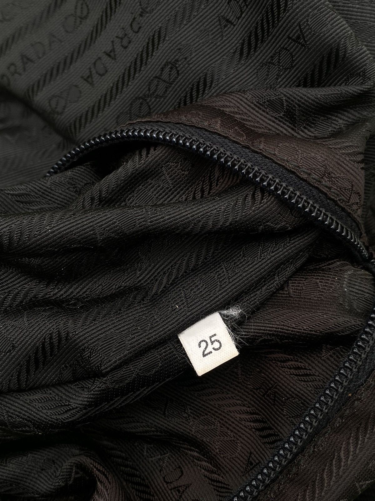 Prada PRADA BLACK LARGE NYLON MESSENGER CROSSBODY BAG Size ONE SIZE - 11 Thumbnail