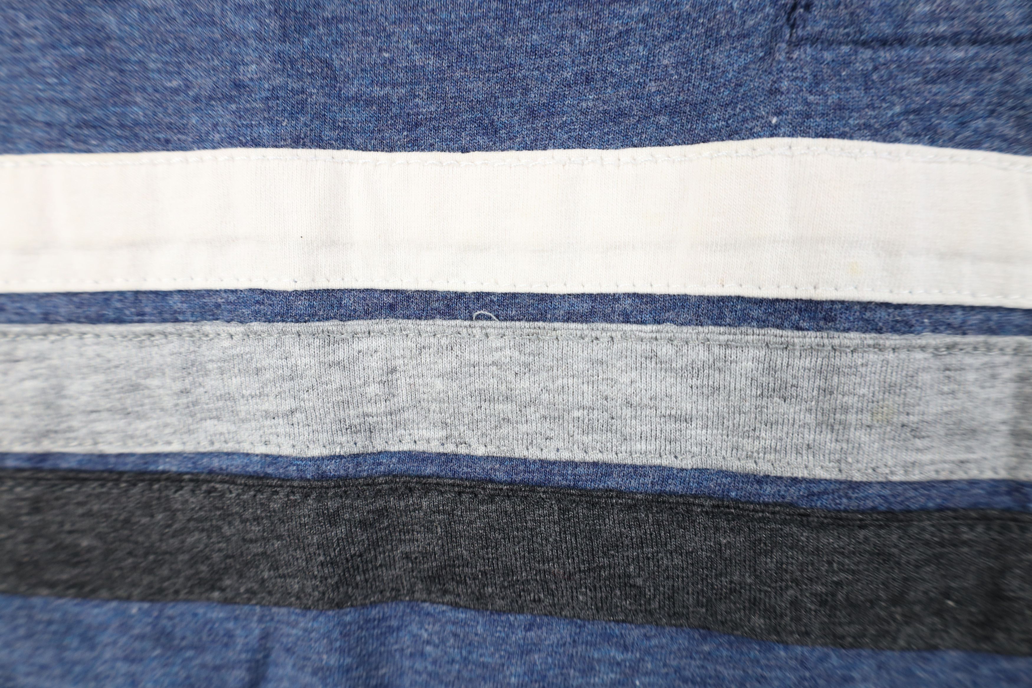 Vintage Vintage 90s Streetwear Block Long Sleeve Henley T-Shirt Size US L / EU 52-54 / 3 - 4 Thumbnail