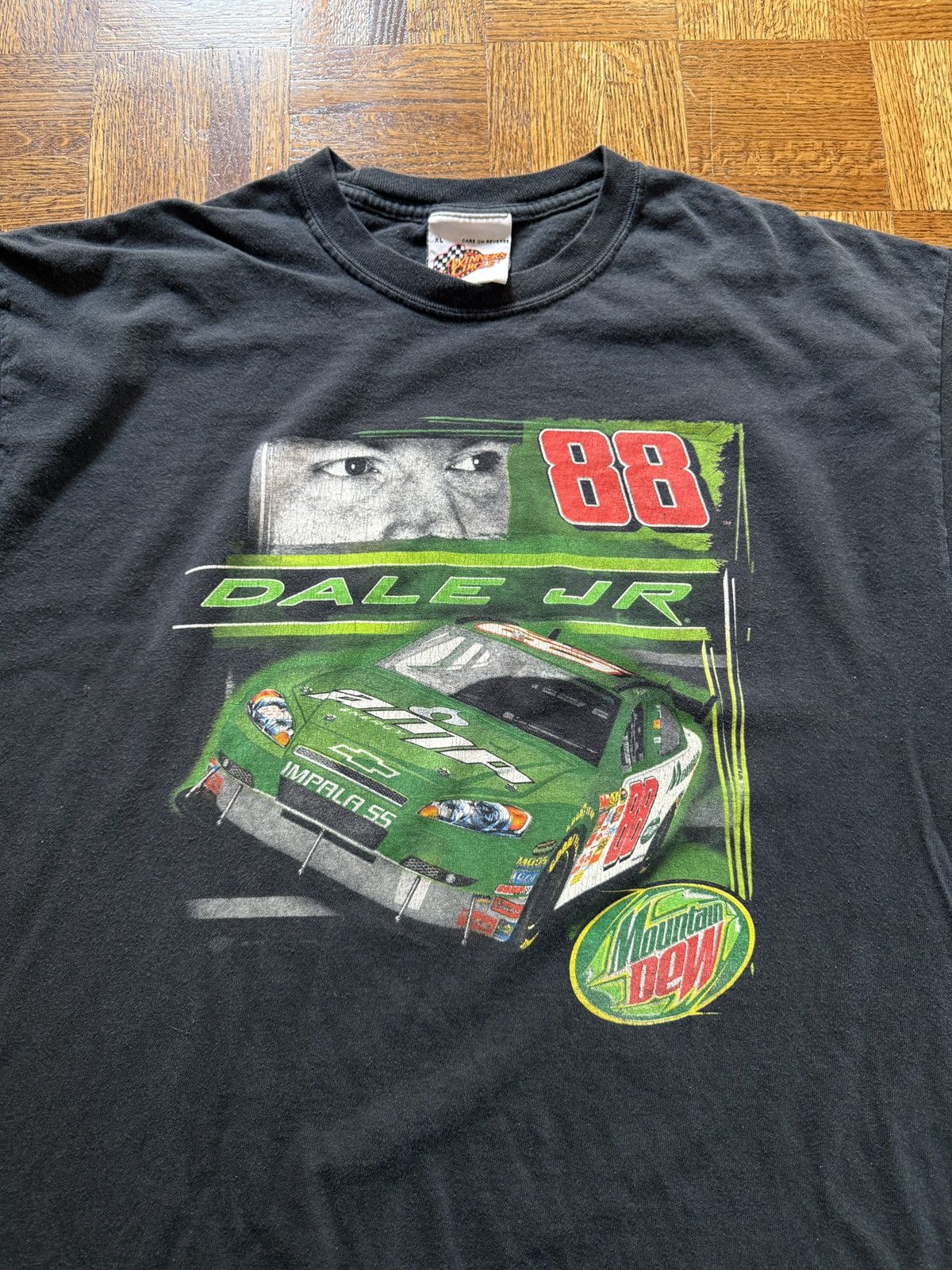 Winners Circle Vintage NASCAR Dale Earnhardt Jr Mountain Dew Graphic Tee Size US XL / EU 56 / 4 - 2 Thumbnail