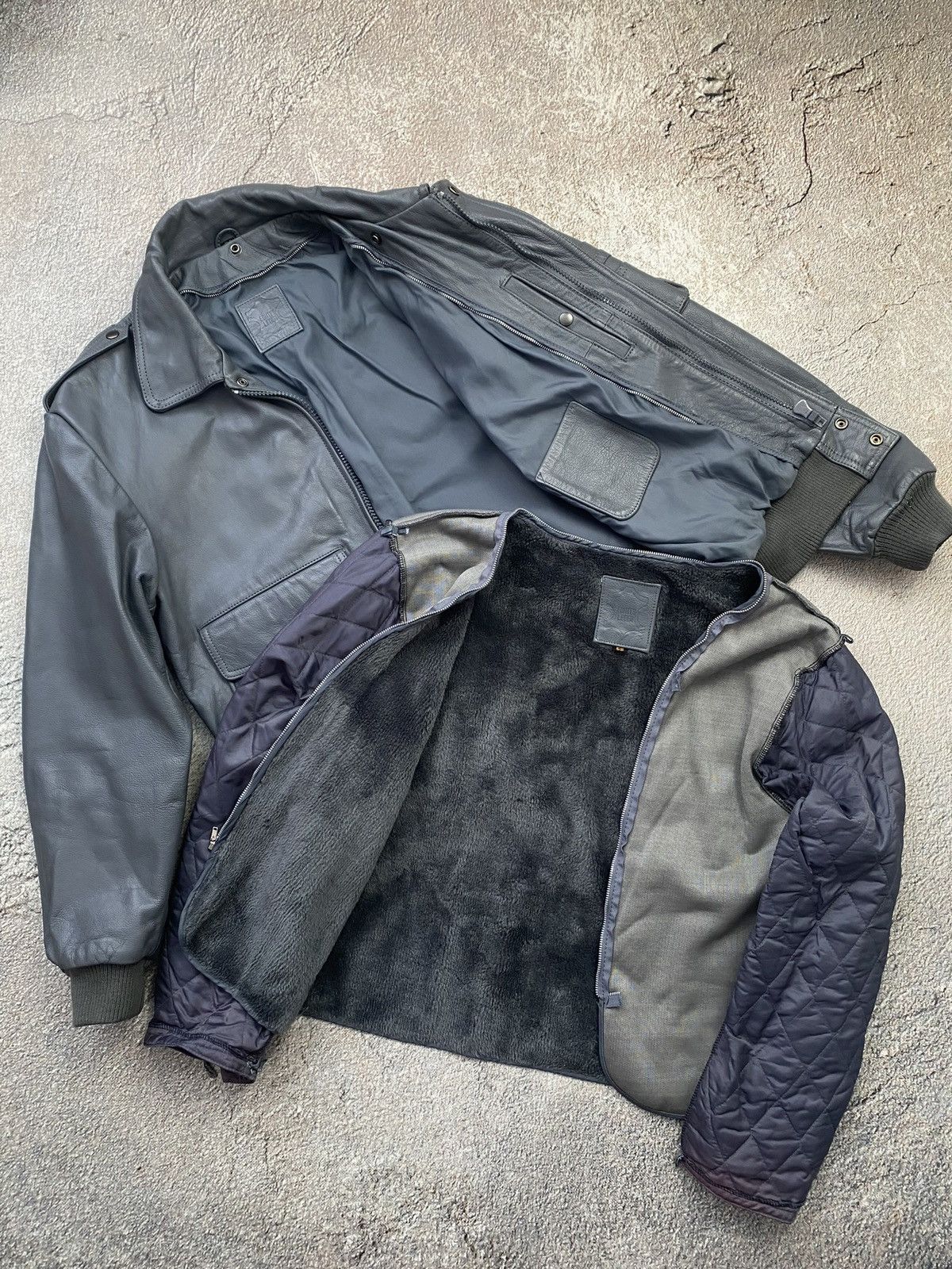 Vintage Vintage leather bomber jacket 90s boxy fit Size US L / EU 52-54 / 3 - 2 Thumbnail