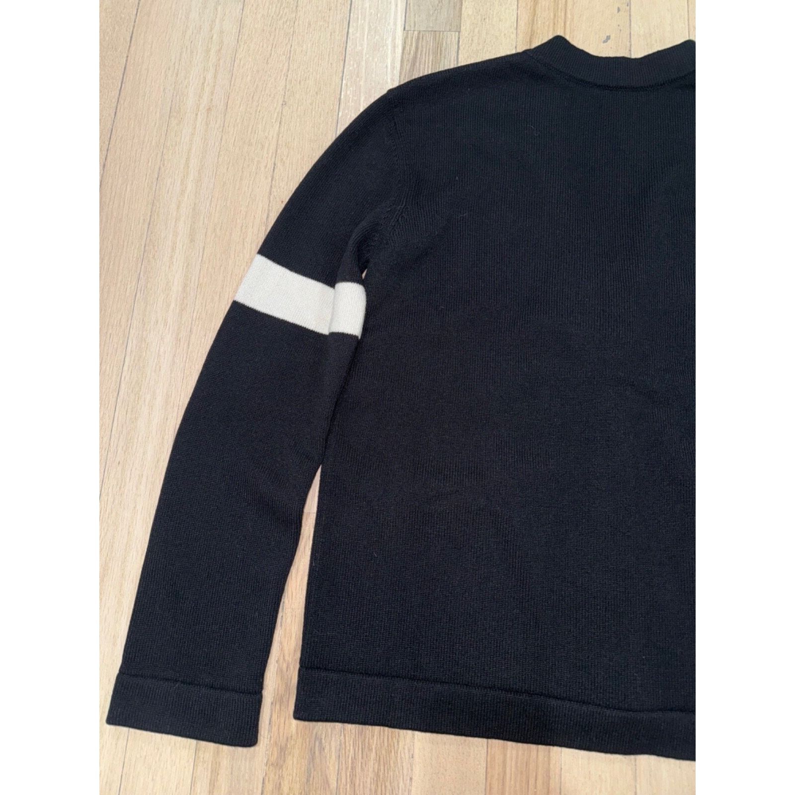Chanel Chanel 20K Black Cashmere White Gold CC Logo Long Sleeve Size XS / US 0-2 / IT 36-38 - 14 Thumbnail