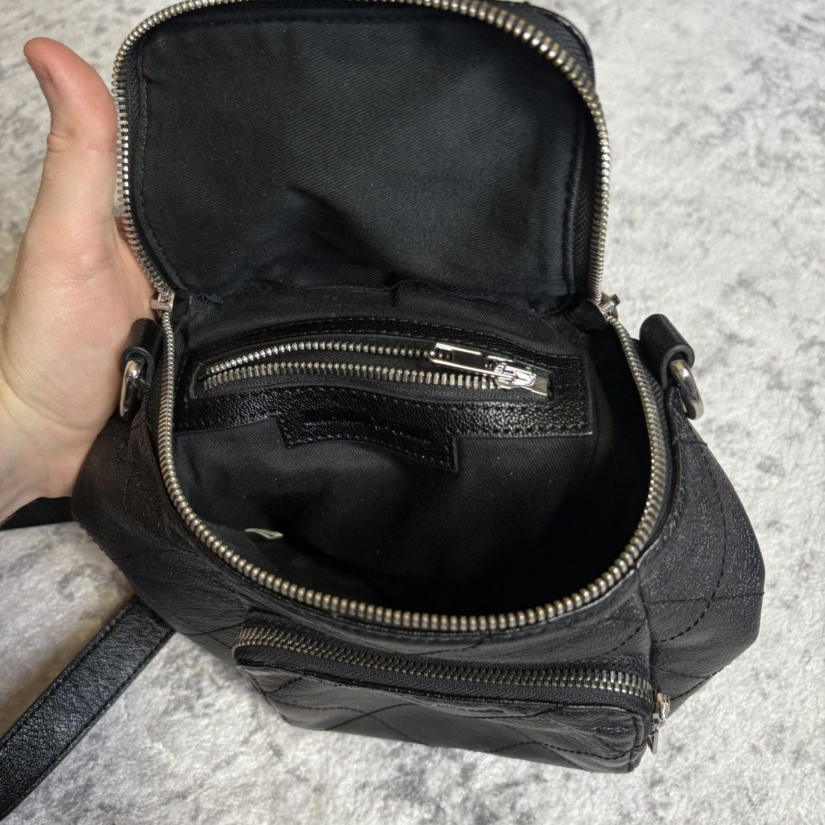 Alexander McQueen Alexander McQueen Patent Leather Quilted Side Bag Black Size ONE SIZE - 8 Thumbnail