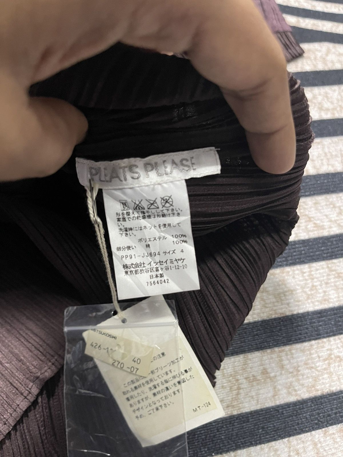 Pleats Please Issey Miyake 1990s PLEATS PLEASE ISSEY MIYAKE PLEATED BUTTON UP SHIRT Size M / US 6-8 / IT 42-44 - 13 Thumbnail