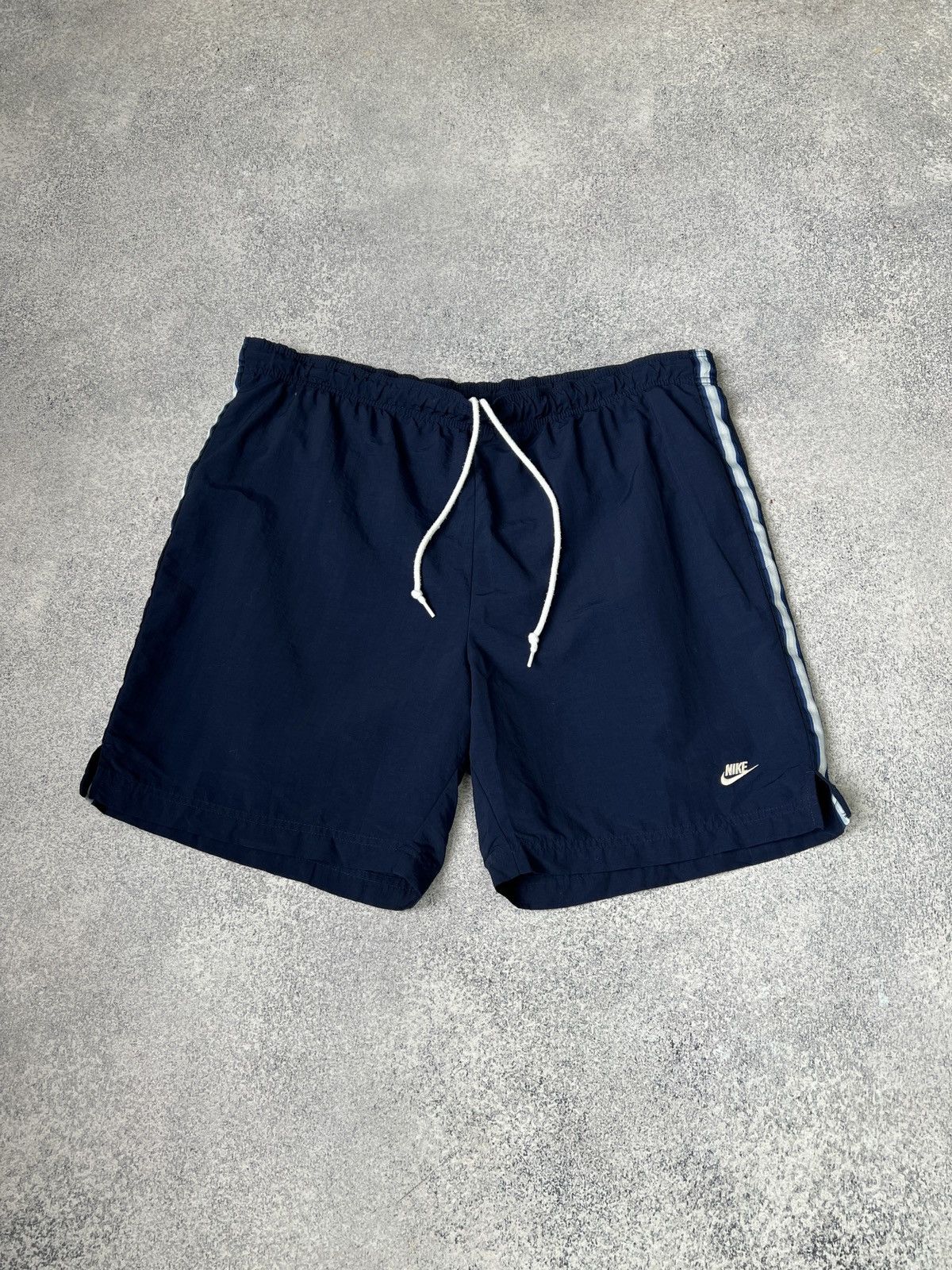 Nike × Vintage Vintage Nike 90s Style Shorts Size US 34 / EU 50 - 2 Thumbnail