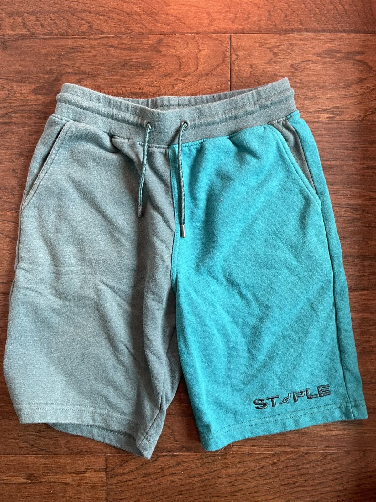 Staple 2-Tone Jeff Staple Short Size US 30 / EU 46 - 1 Thumbnail