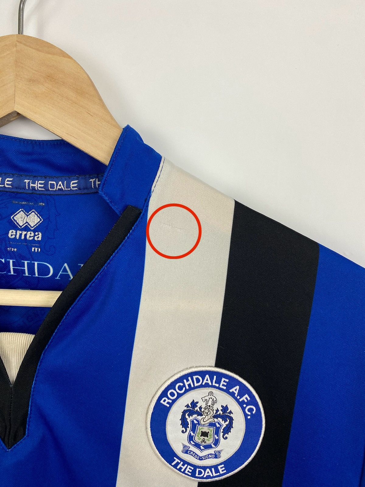 Errea 🏴󠁧󠁢󠁥󠁮󠁧󠁿 Vintage Y2K Rochdale Soccer Jersey T-Shirt Rare Retro Hype Size US M / EU 48-50 / 2 - 10 Thumbnail