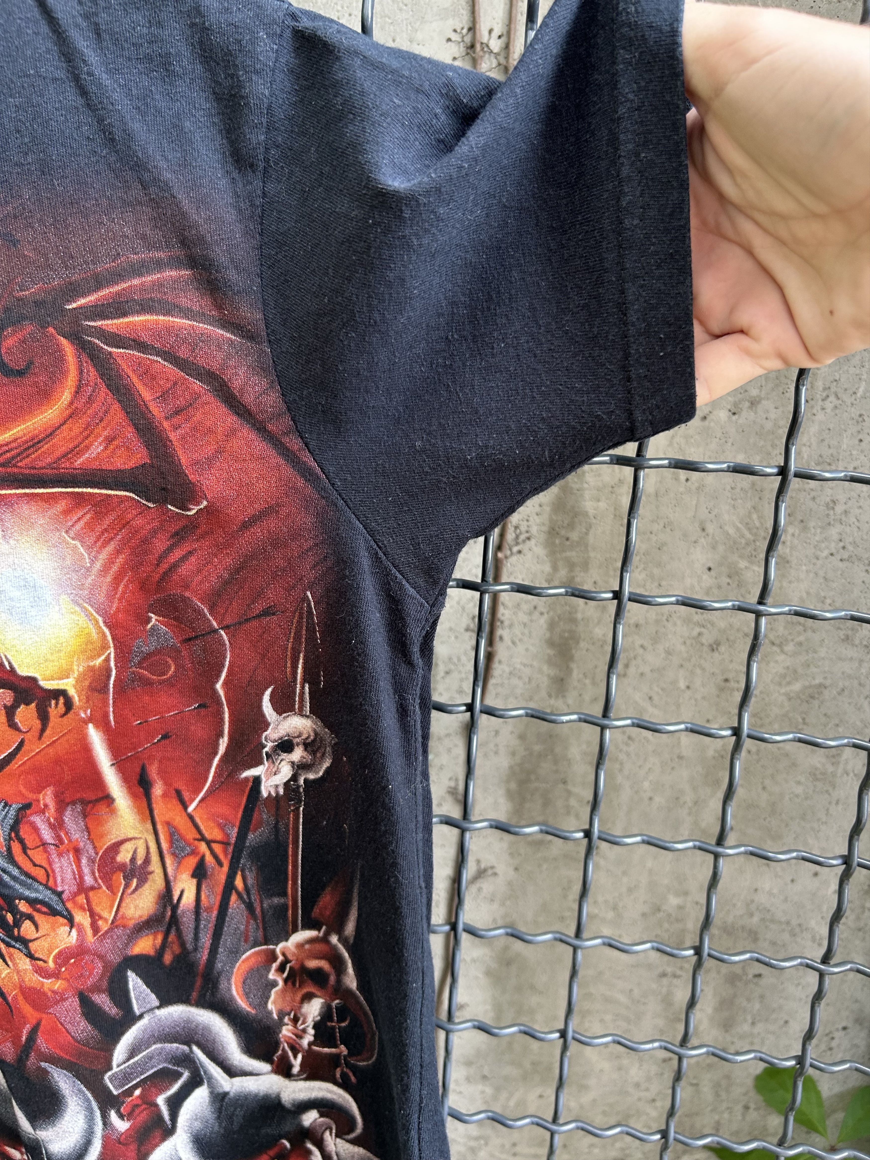 Liquid Blue Vintage 2003 Liquid Blue Dragon Art Graphic T-shirt Size US S / EU 44-46 / 1 - 6 Thumbnail