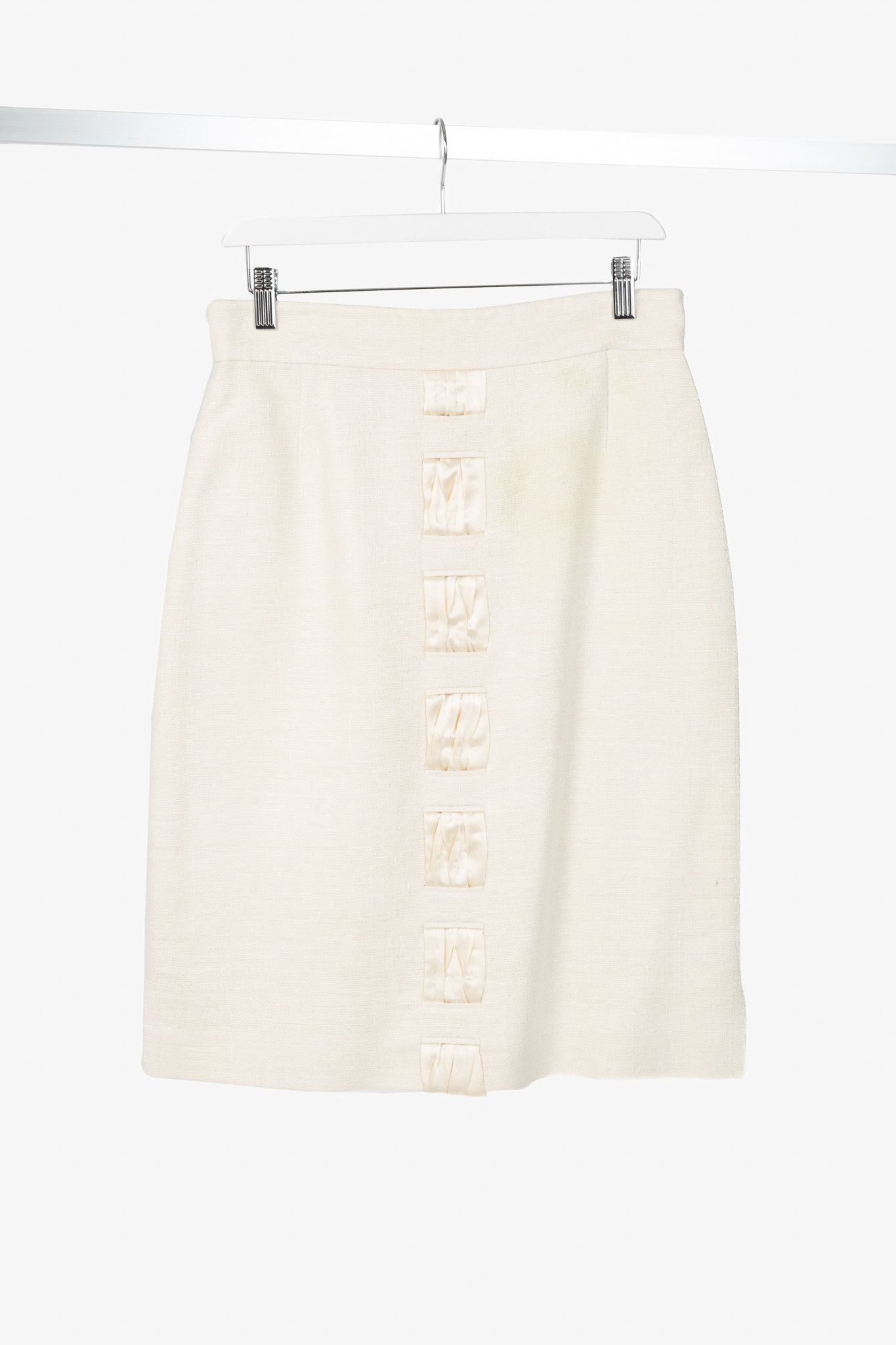 Akris Akris Cream Silk Decorative-Satin Pencil Skirt Size 30" / US 8 / IT 44 - 1 Thumbnail