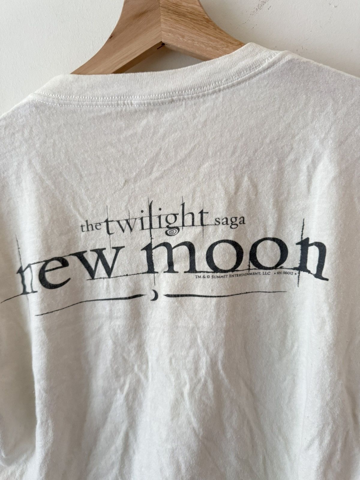 Vintage Near Vintage 2000s Twilight New Moon Jacob T Shirt Size US S / EU 44-46 / 1 - 4 Thumbnail