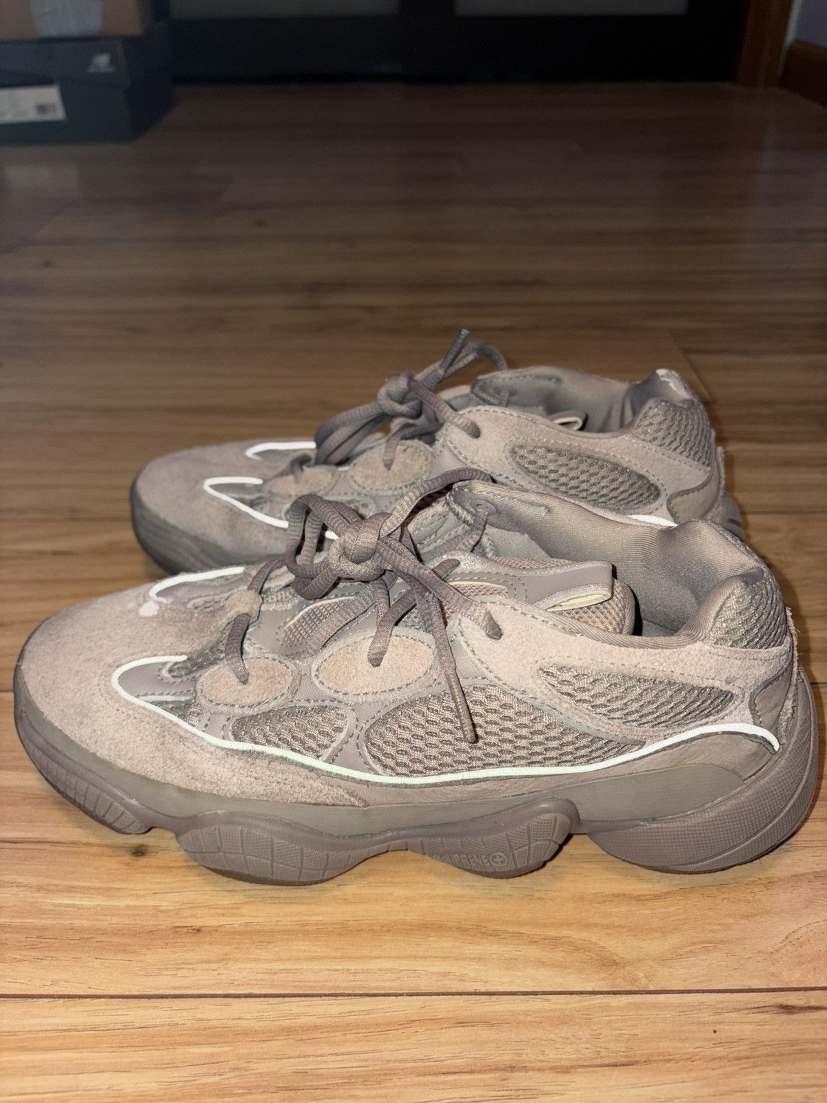 Adidas Yeezy 500 Size US 7.5 / EU 40-41 - 4 Thumbnail