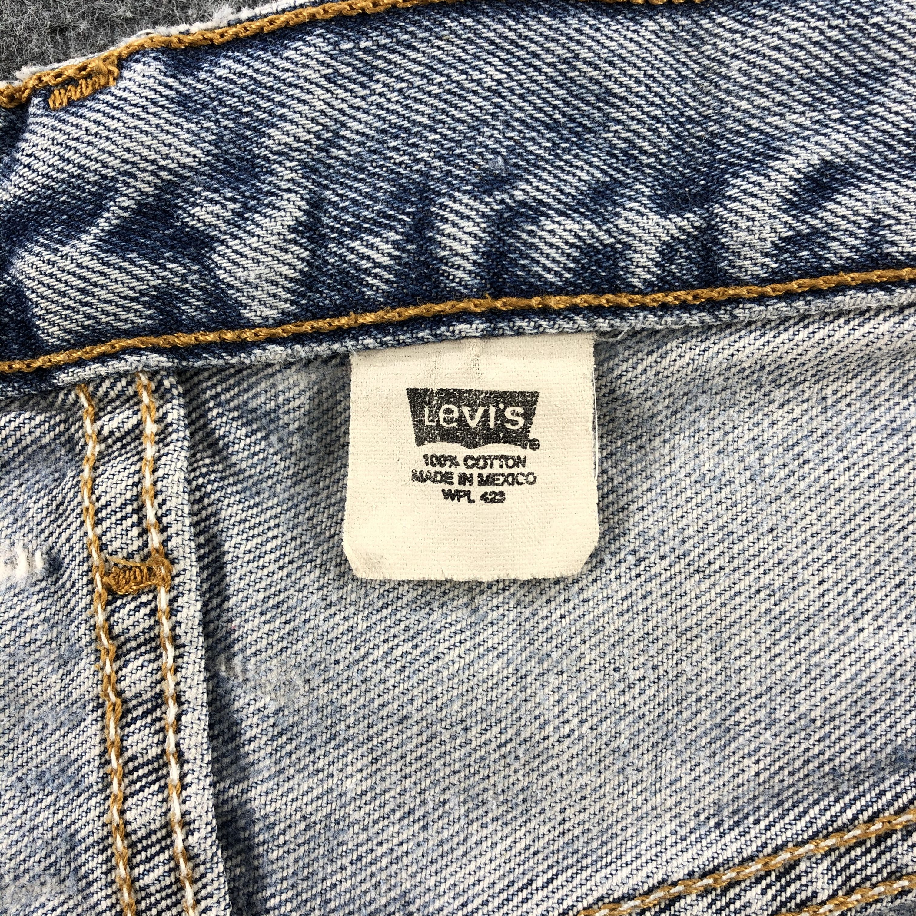 Levi's Vintage 90s Light Wash Levis 501 Distress Jeans-J1274 Size US 37 - 11 Thumbnail