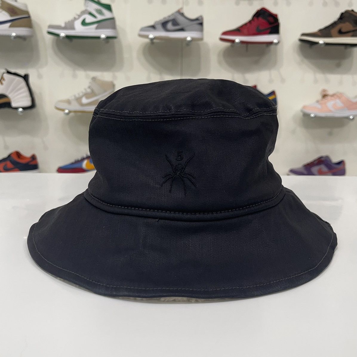 Sp5der Reversible Bucket Hat Black