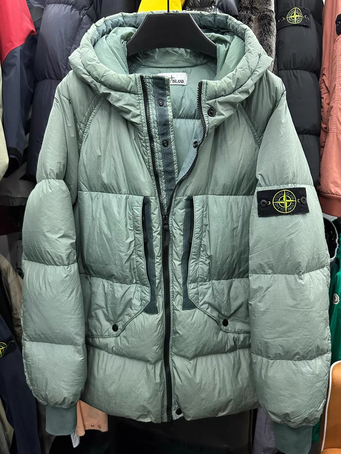 Stone Island Stone Island 23FW Wrinkled Nylon Multi-Pocket Puffer GreenXL Size US XL / EU 56 / 4 - 1 Thumbnail