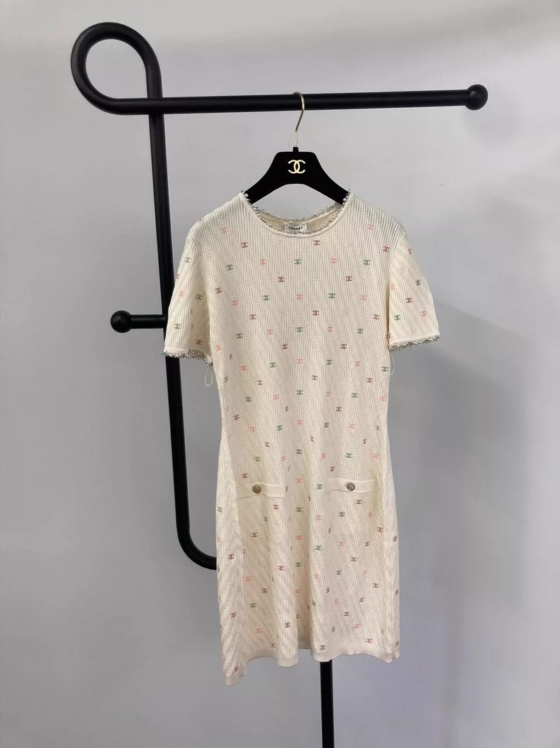 Chanel Chanel Heavy industry pearl edge color logo knitted dress Size S / US 4 / IT 40 - 1 Thumbnail