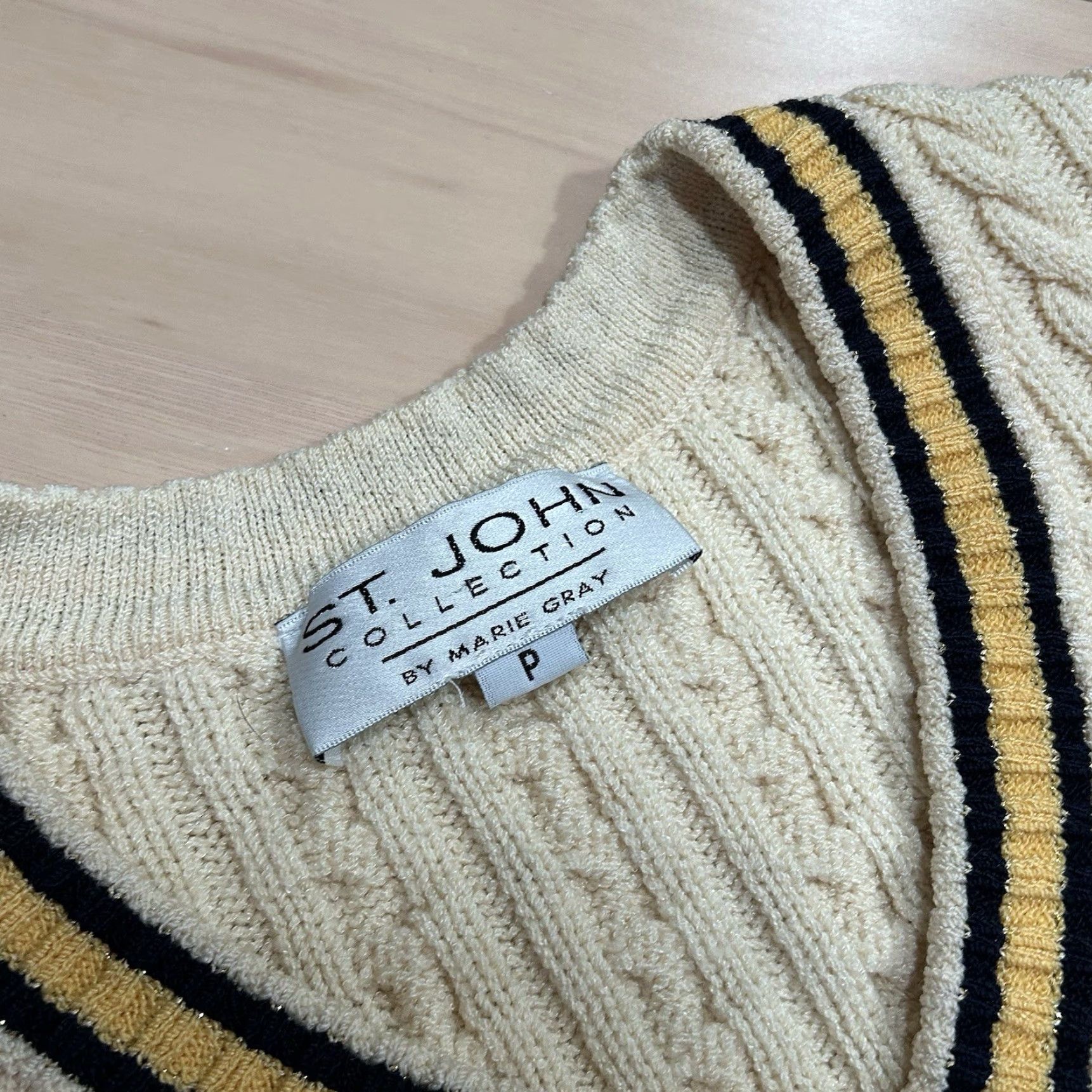 Vintage VINTAGE St John Collection by Marie Gray Cable Knit Sweater V Neck Women’s Size P Shirt Womens Petite Ivory Size S / US 4 / IT 40 - 3 Thumbnail
