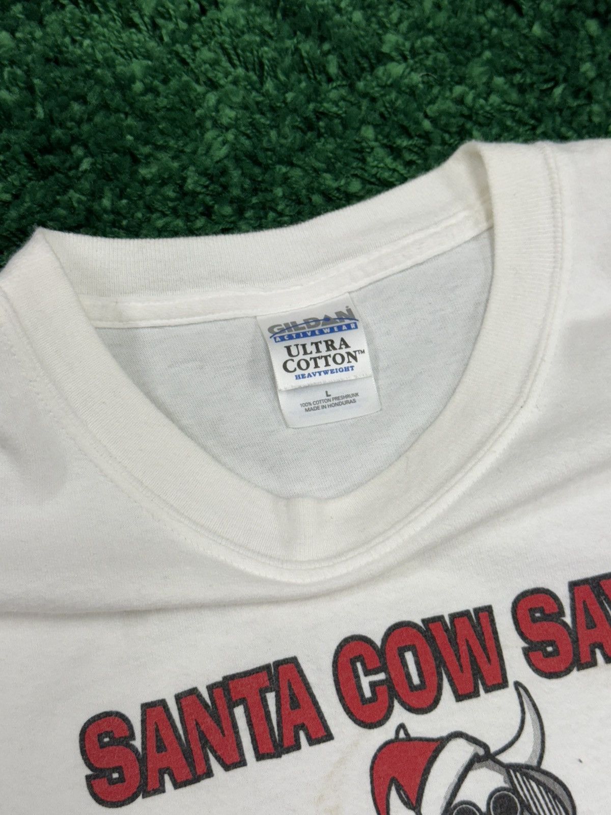Gildan × Vintage Vintage Cartoon Cow Tee White Large Santa Large Size US L / EU 52-54 / 3 - 6 Thumbnail