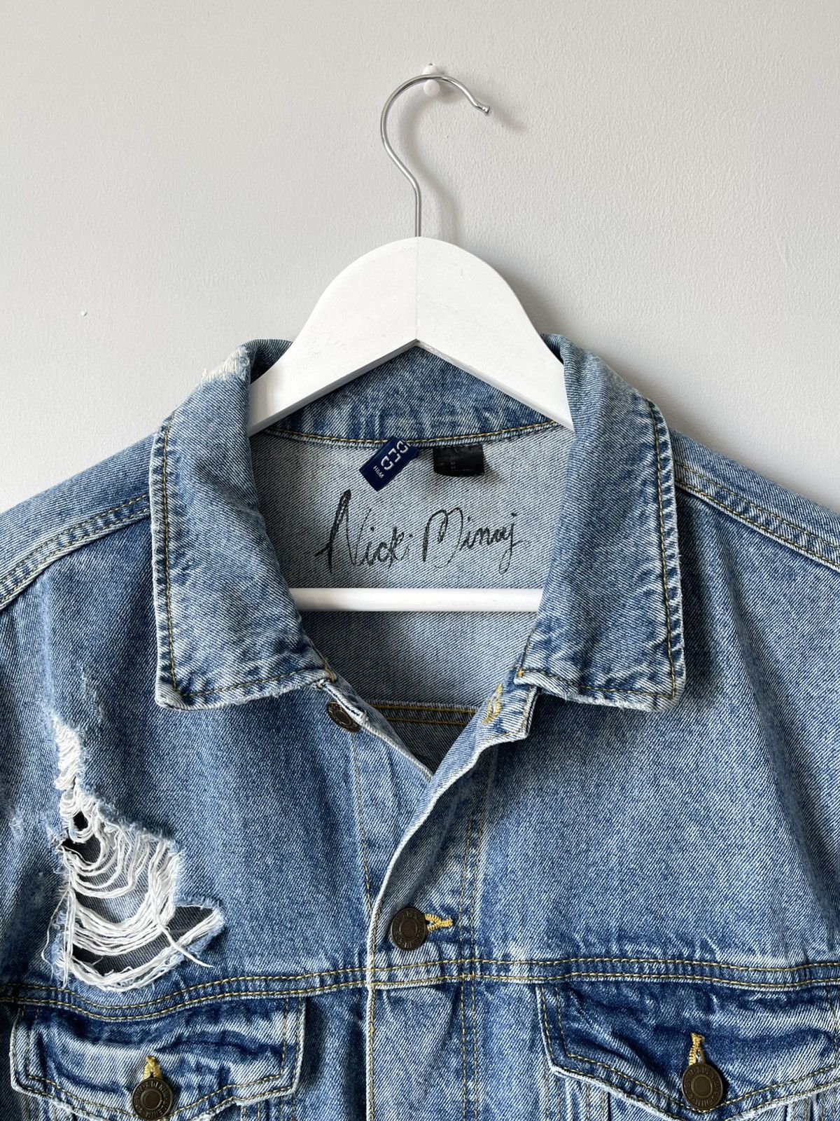 H&M H&M x Nicki Minaj Limited Distressed Rare Denim Jacket Size M / US 6-8 / IT 42-44 - 7 Thumbnail