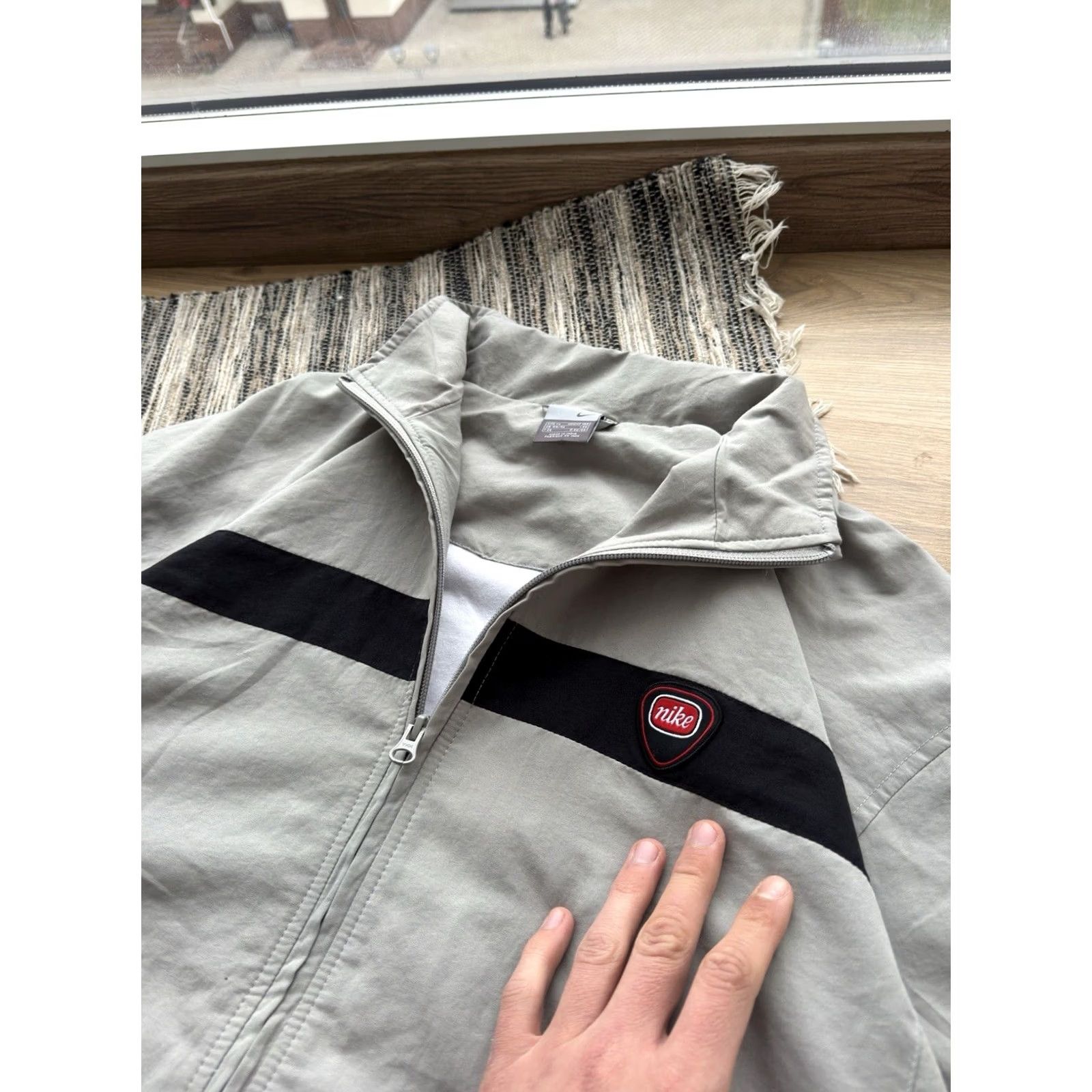 Nike VINTAGE Nike 90s Track Jacket XL Gray Mens Nylon Zip Casual Retro Y2K Streetwear 90s Decade Size US XL / EU 56 / 4 - 5 Thumbnail
