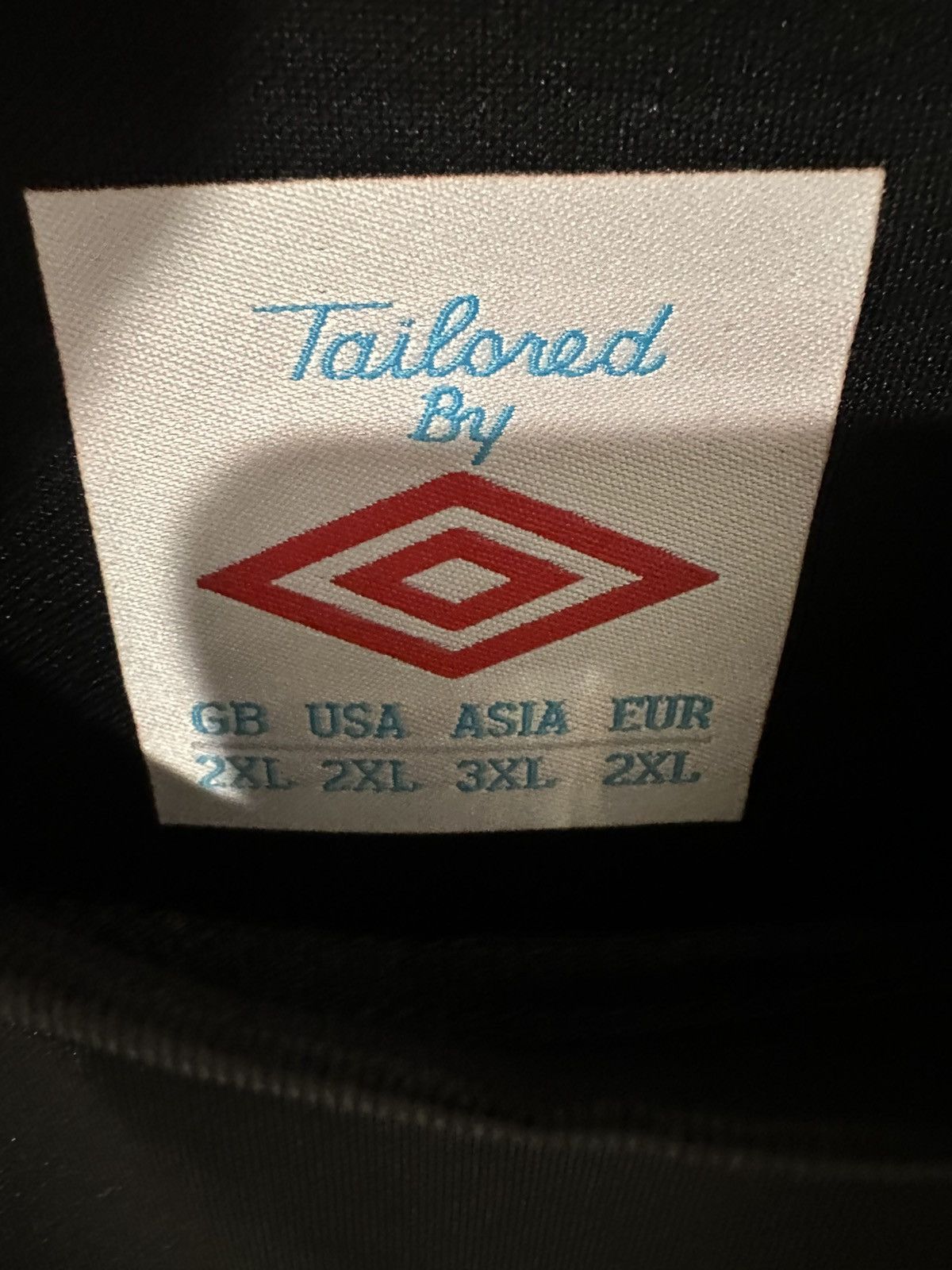 Umbro 2011 Colo-Colo Macnelly Torres Soccer Jersey Size US XL / EU 56 / 4 - 3 Thumbnail