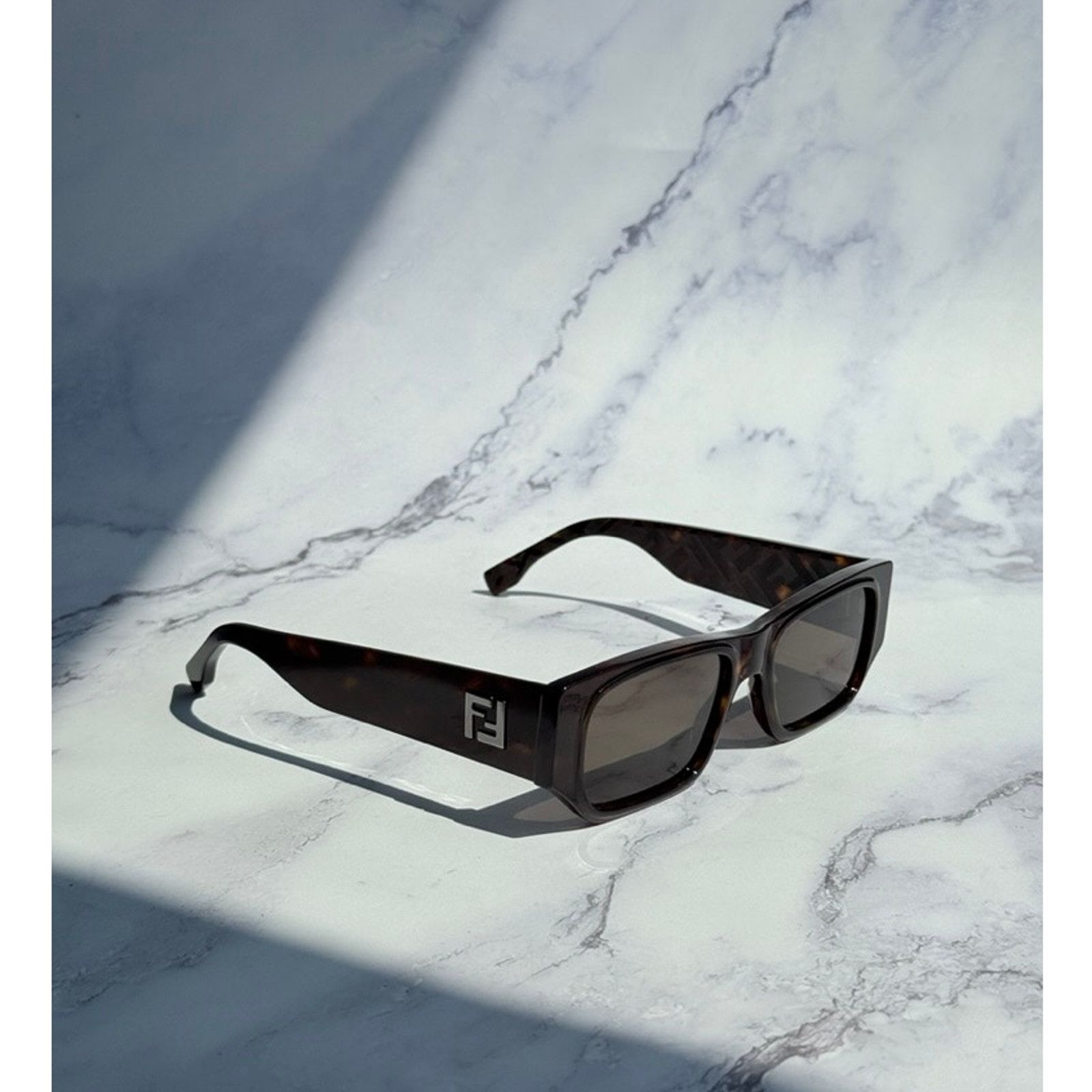Fendi NEW Fendi FE40144I Brown Unisex Sunglasses Size ONE SIZE - 2 Thumbnail