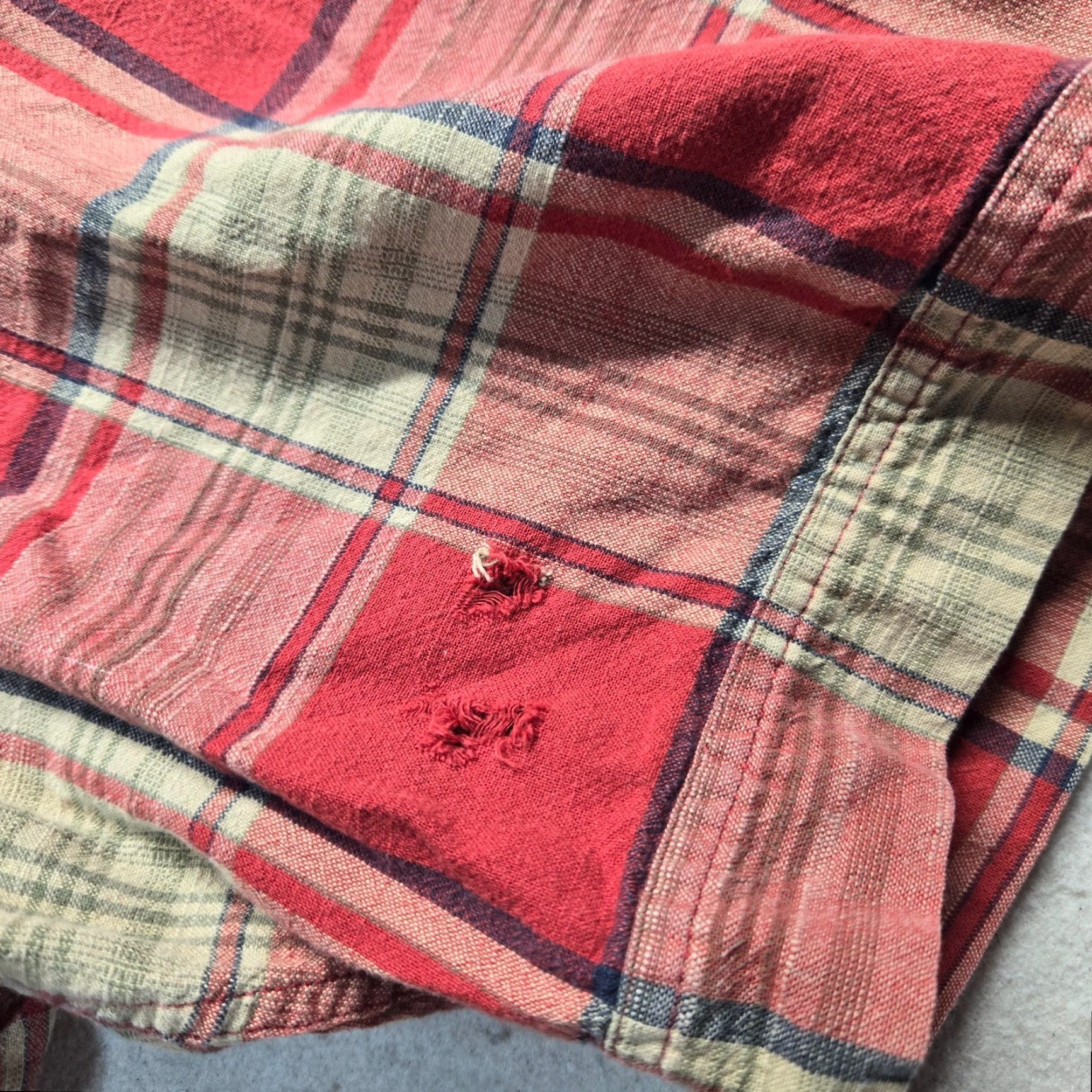 Izod IZOD Jeans Shirt Adult Men 2XL Red Plaid Short Sleeve Button Up Comp | Classic Casual, Travel Size US 39 - 5 Thumbnail