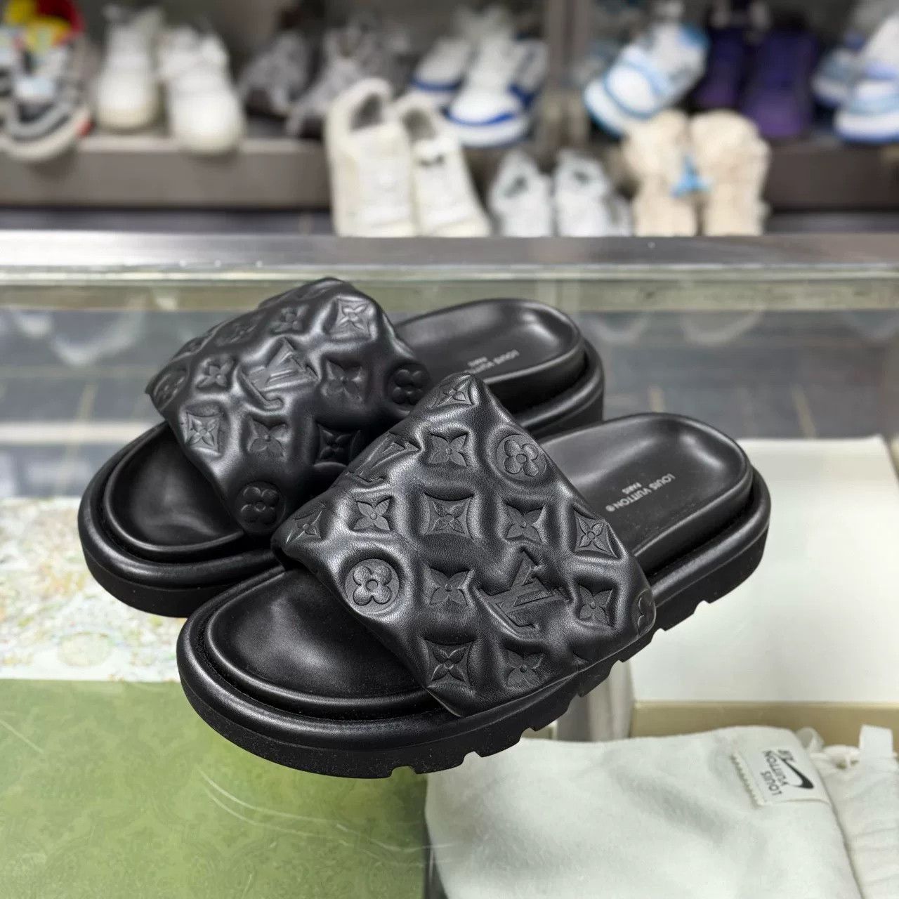 Louis Vuitton Louis Vuitton LV Embossed Monogram Slippers Size US 5 / IT 35 - 1 Thumbnail