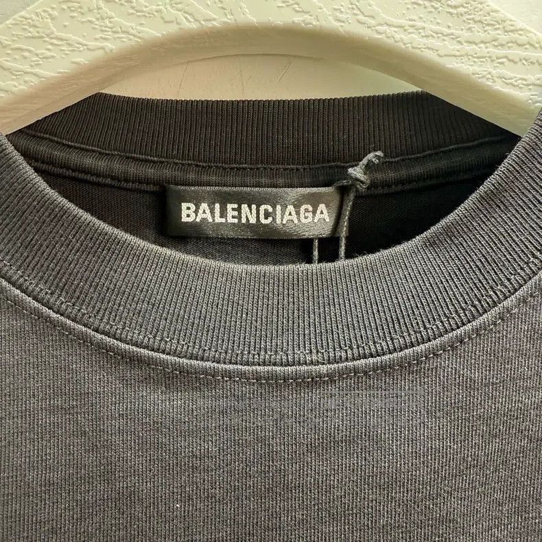 Balenciaga Balenciaga Mastercard Printed Logo Short Sleeve Size US S / EU 44-46 / 1 - 2 Thumbnail