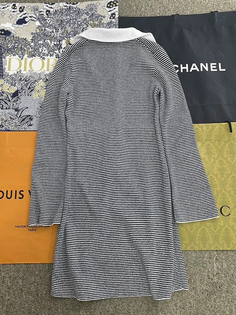 Chanel chanel 23C black and white striped lapel V-neck long-sleev Size XS / US 0-2 / IT 36-38 - 4 Thumbnail