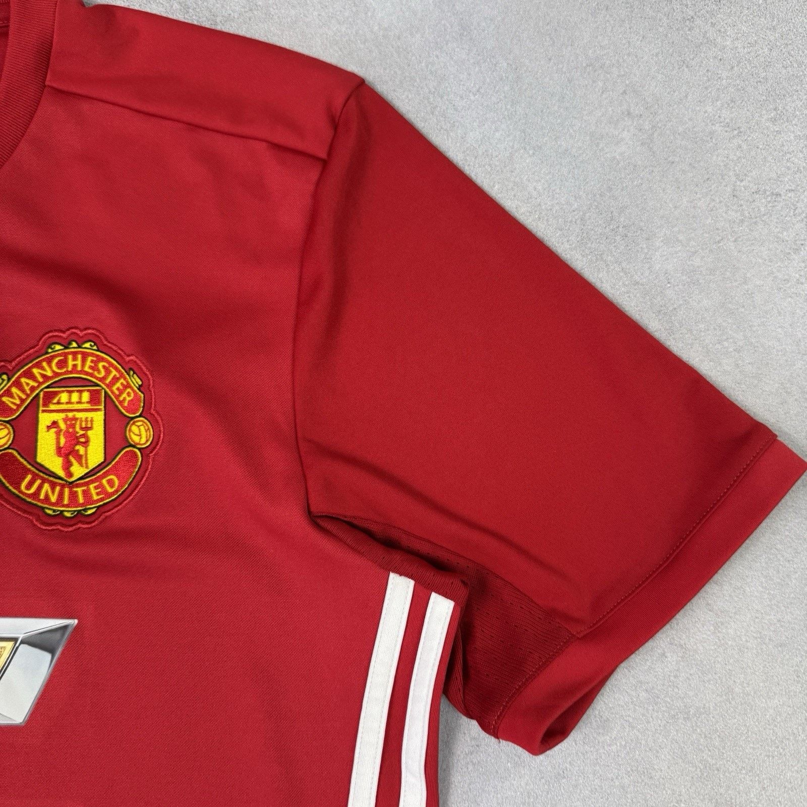 Adidas MANCHESTER UNITED 2016 2017 SOCCER JERSEY ADIDAS SIZE M Red Size US M / EU 48-50 / 2 - 2 Thumbnail