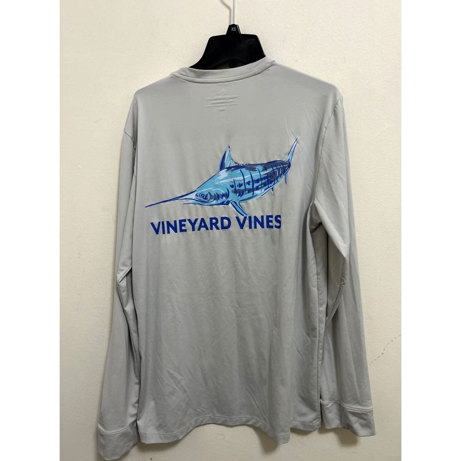 Vineyard Vines Vineyard Vines Performance Shirt Mens XS Long Sleeve Gray Crew Neck Printed? No—Solid Pattern, Breathable, Stretch, Tagless, Polyester Spandex, Per u Size US XS / EU 42 / 0 - 6 Thumbnail