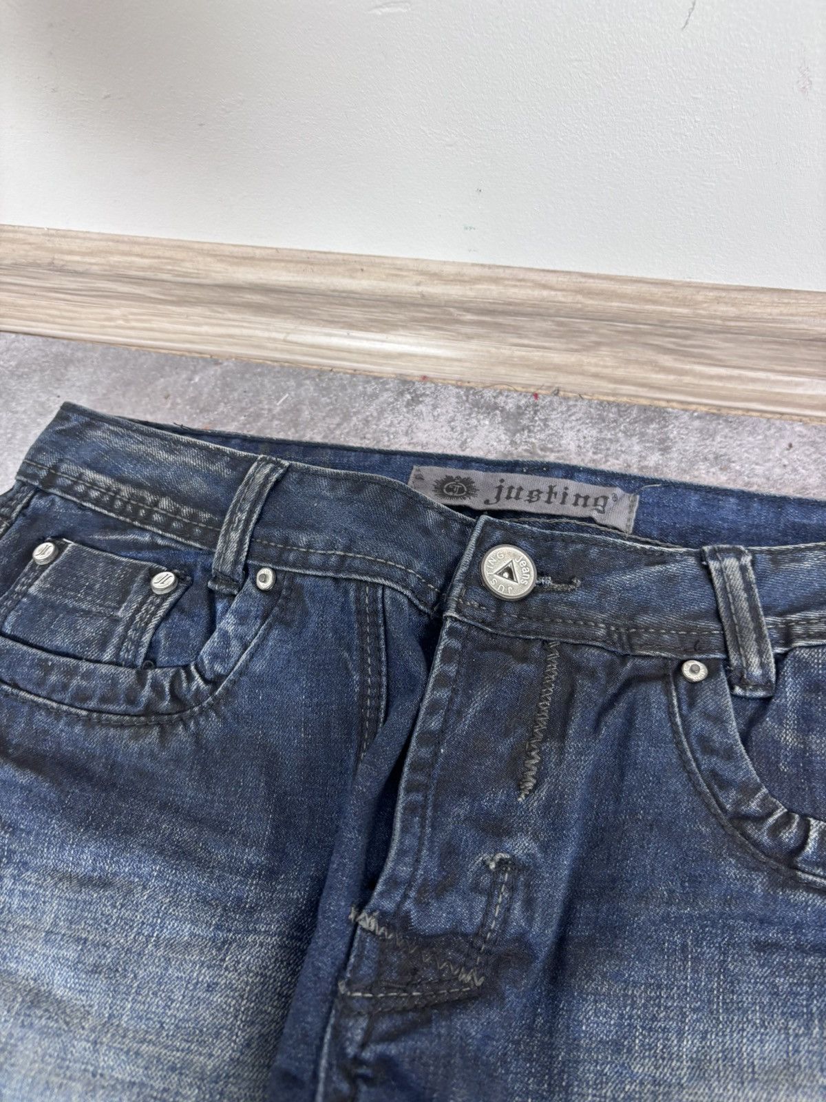 Japanese Brand Vintage Justing Y2K Dark Blue Faded Wash Denim Jeans Size US 32 / EU 48 - 9 Thumbnail