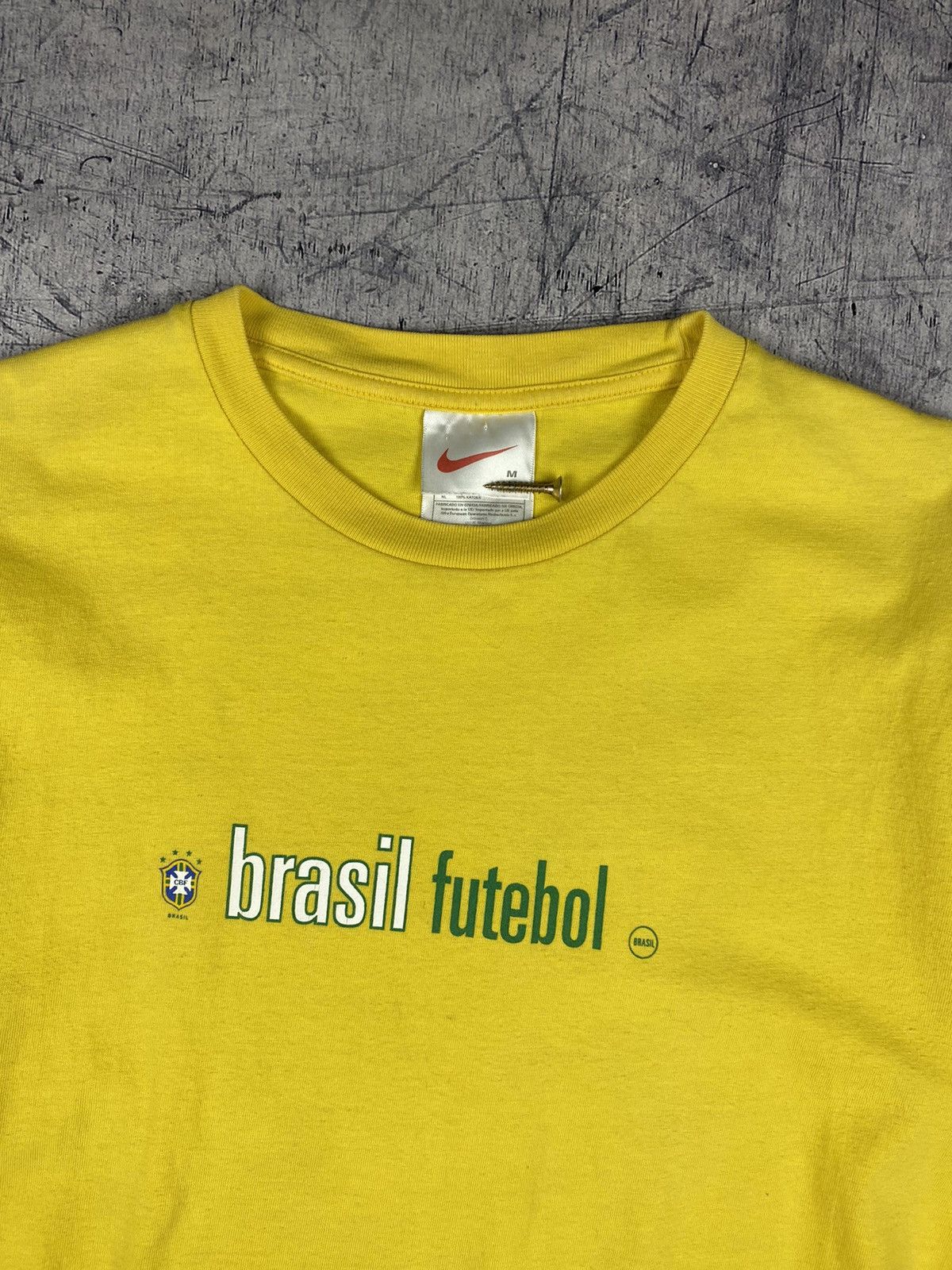 Nike Vintage Nike Brasil Big Logo Soccer Shoes Tee T Shirt Size US M / EU 48-50 / 2 - 5 Thumbnail