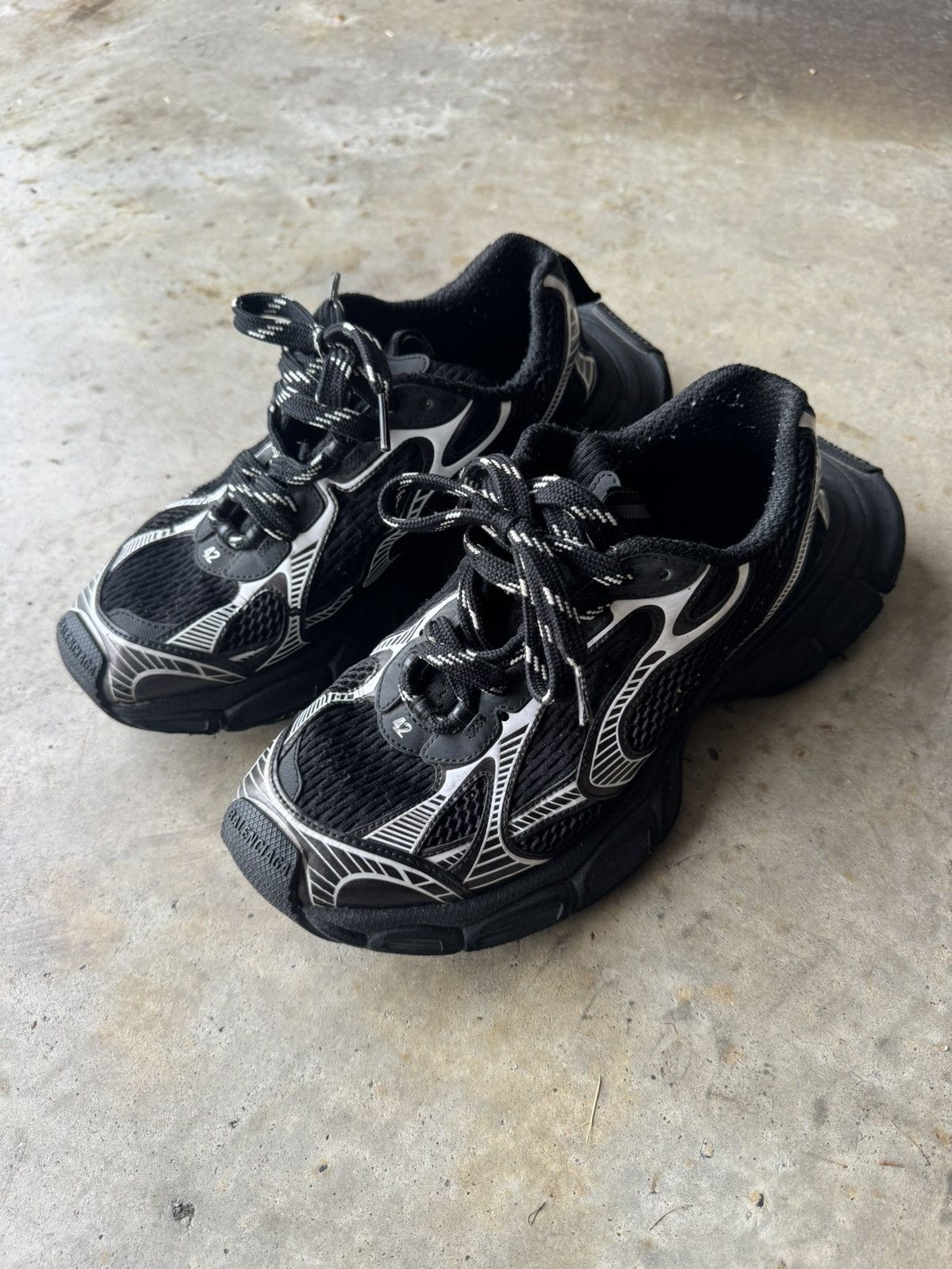 Balenciaga Balenciaga 3XL Black Metallic | Grailed