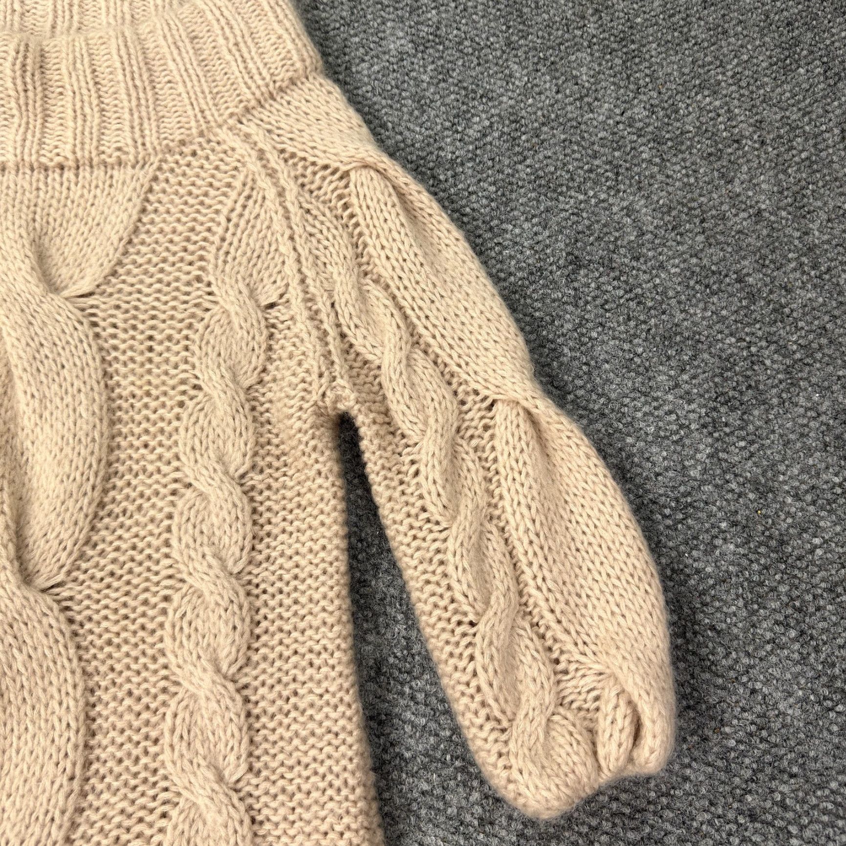 Vintage Moda International Sweater Women Small Beige Mohair Blend Cable Knit Turtleneck 3/4 Sleeve Raglan Heavyweight Knit Womens Size S / US 4 / IT 40 - 2 Thumbnail