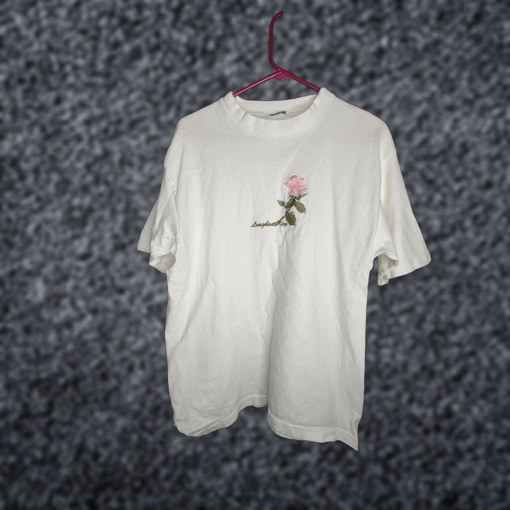 Vintage VINTAGE 90s Mens L Longboat Key Florida Embroidered Rose T Shirt Distressed Size US L / EU 52-54 / 3 - 1 Thumbnail