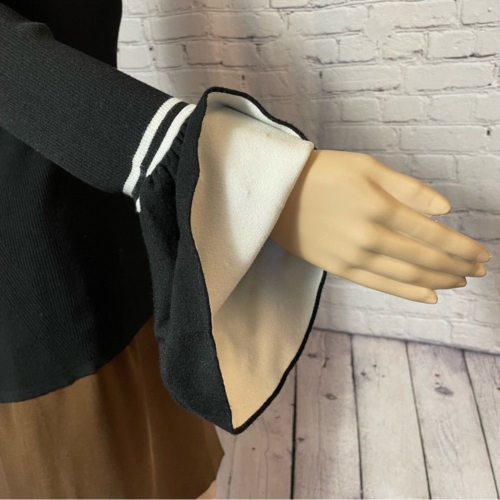 Other Margaret O'Leary Black Bell Sleeve Viscose Sweater Size L Size L / US 10 / IT 46 - 4 Thumbnail