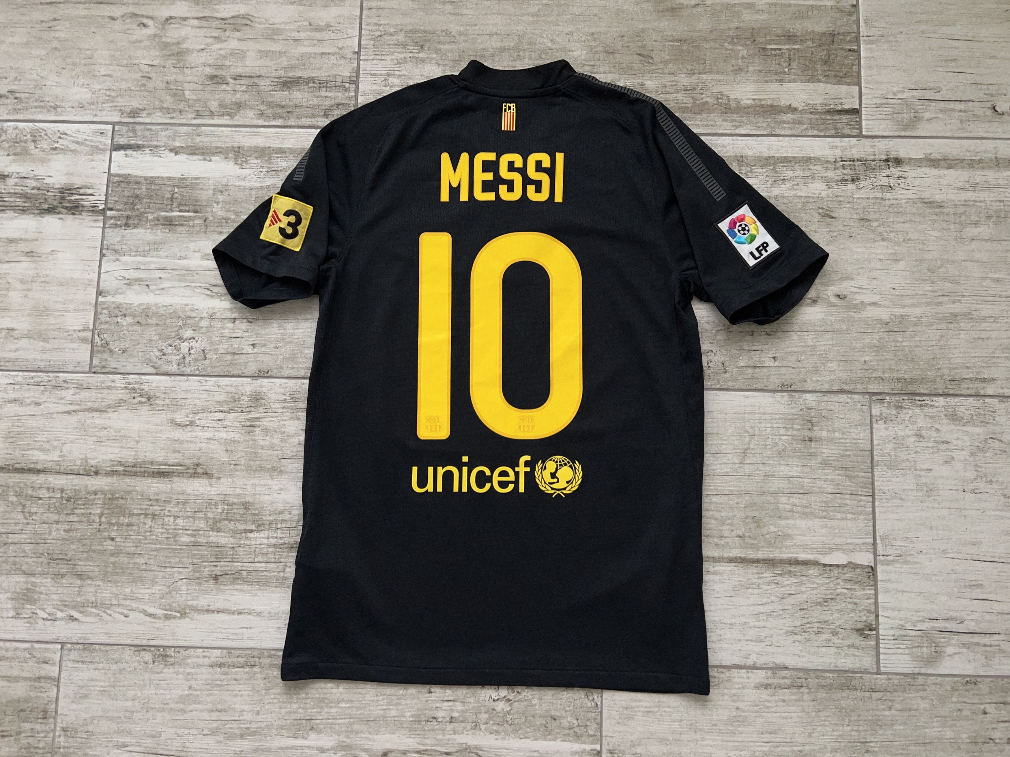 image of F C Barcelona x Nike Barcelona 10 Messi Fcb 2011 2012 Football Shirt Jersey, Men's (Size Small)