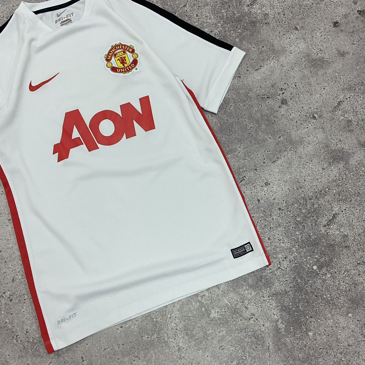 Vintage Vintage 00s Manchester United Training jersey white nike y2k Size US M / EU 48-50 / 2 - 5 Thumbnail