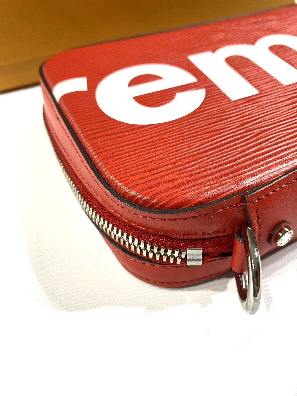 Louis Vuitton × Supreme Louis Vuitton X SUPREME 1 OF 1 Sample Unreleased Hand Clutch Size ONE SIZE - 14 Thumbnail